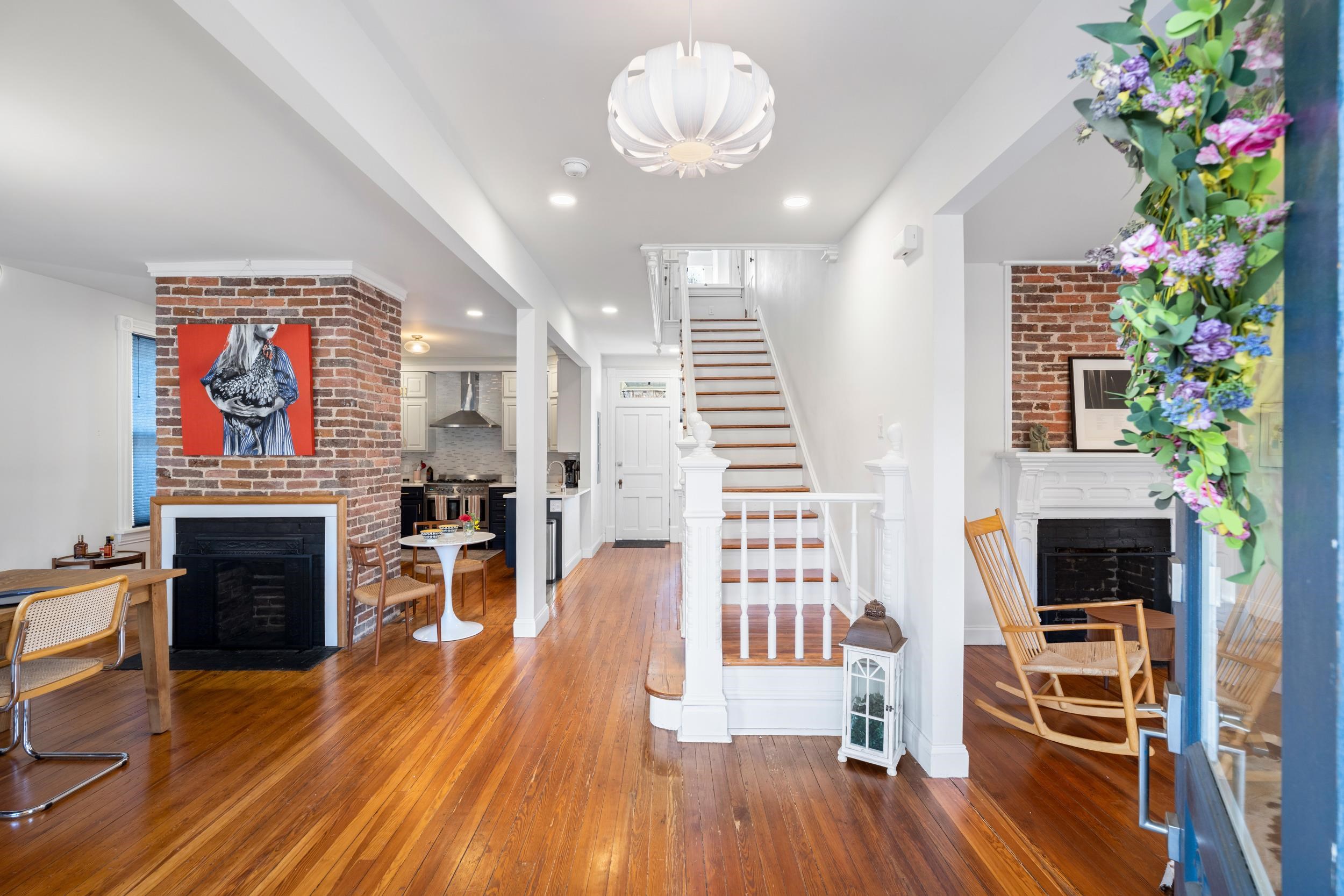 1012 W BEVERLEY ST, STAUNTON, Virginia 24401, 3 Bedrooms Bedrooms, ,2 BathroomsBathrooms,Residential,1012 W BEVERLEY ST,673970 MLS # 673970