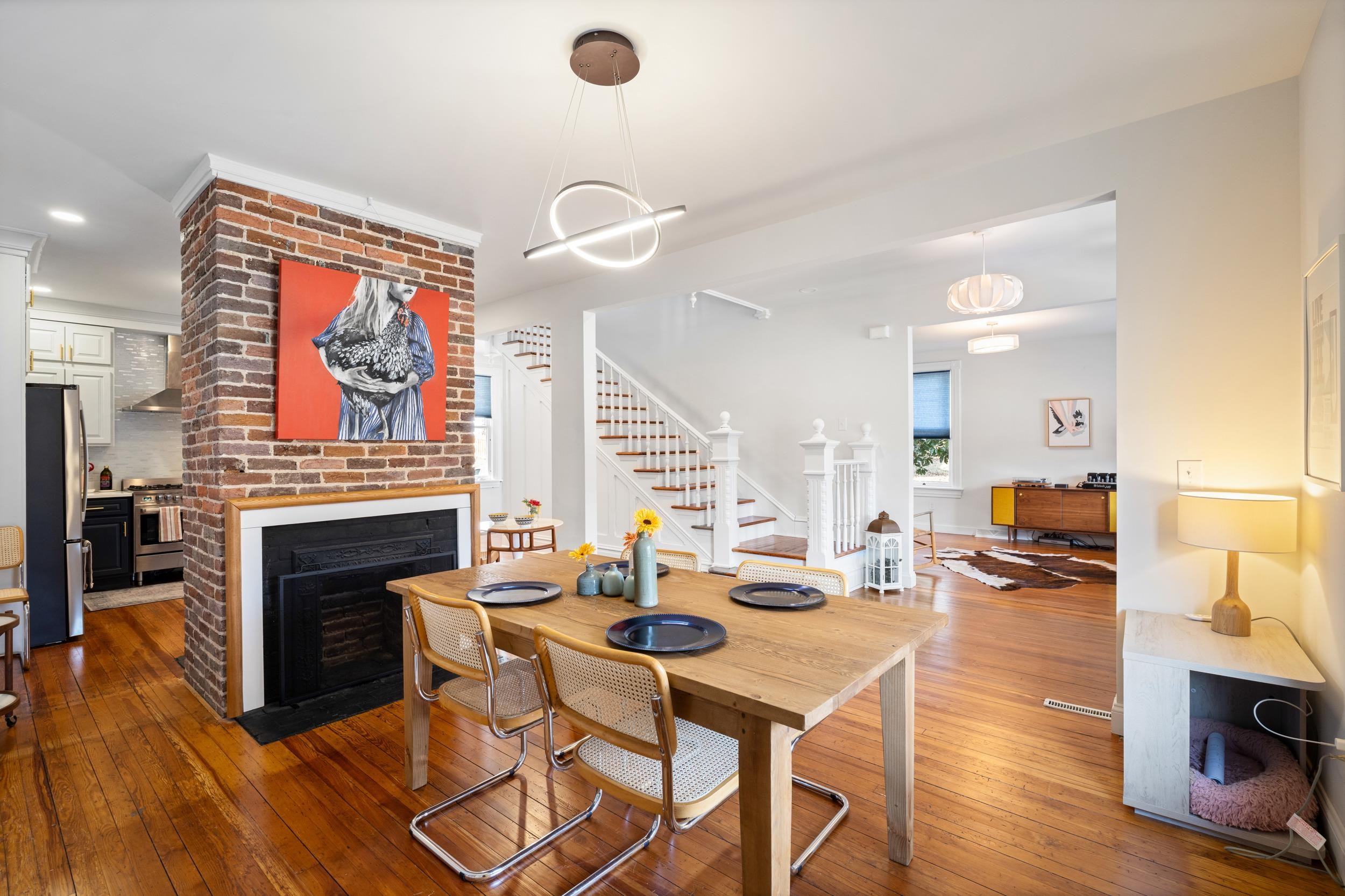 1012 W BEVERLEY ST, STAUNTON, Virginia 24401, 3 Bedrooms Bedrooms, ,2 BathroomsBathrooms,Residential,1012 W BEVERLEY ST,673970 MLS # 673970