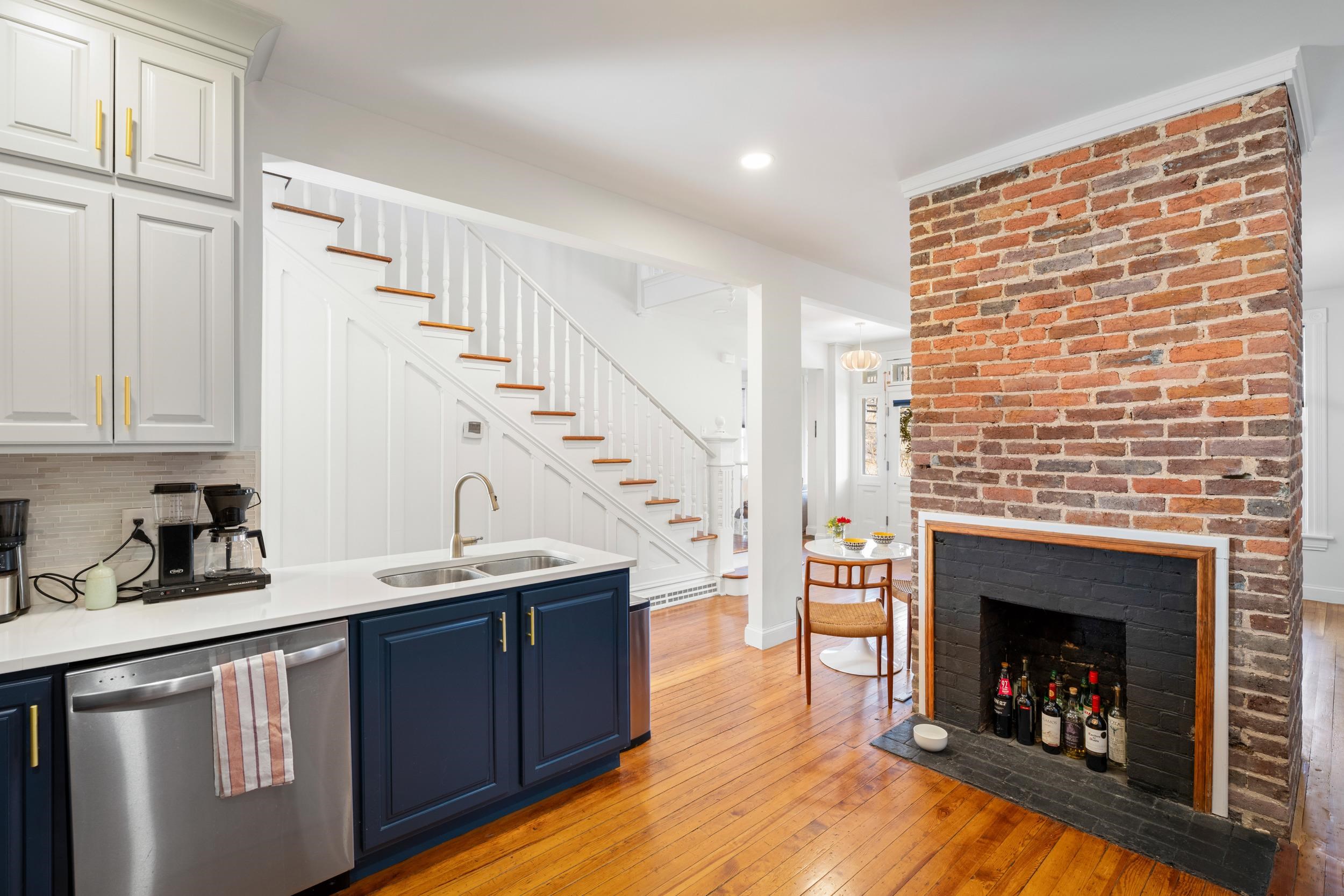 1012 W BEVERLEY ST, STAUNTON, Virginia 24401, 3 Bedrooms Bedrooms, ,2 BathroomsBathrooms,Residential,1012 W BEVERLEY ST,673970 MLS # 673970