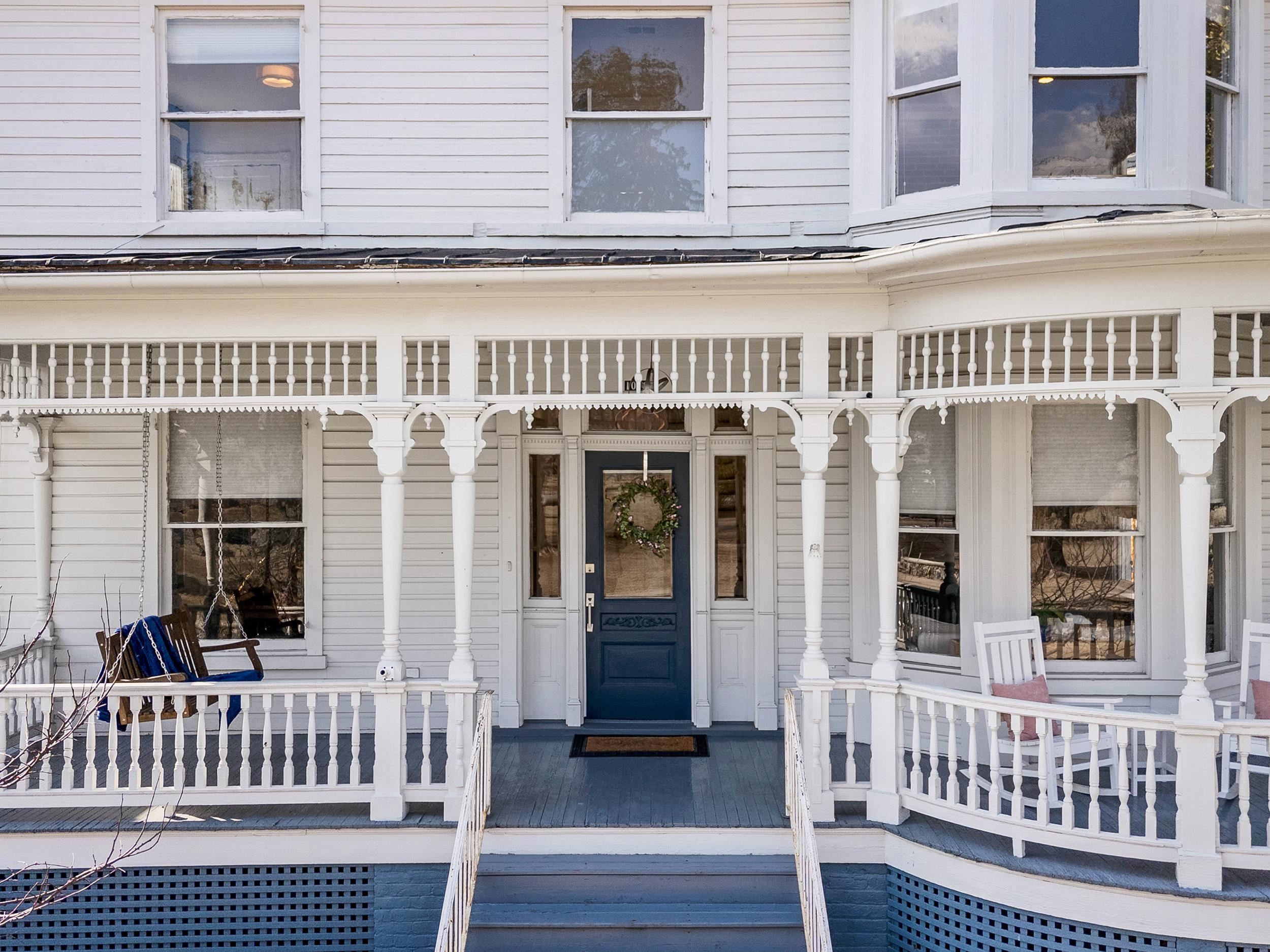 1012 W BEVERLEY ST, STAUNTON, Virginia 24401, 3 Bedrooms Bedrooms, ,2 BathroomsBathrooms,Residential,1012 W BEVERLEY ST,673970 MLS # 673970