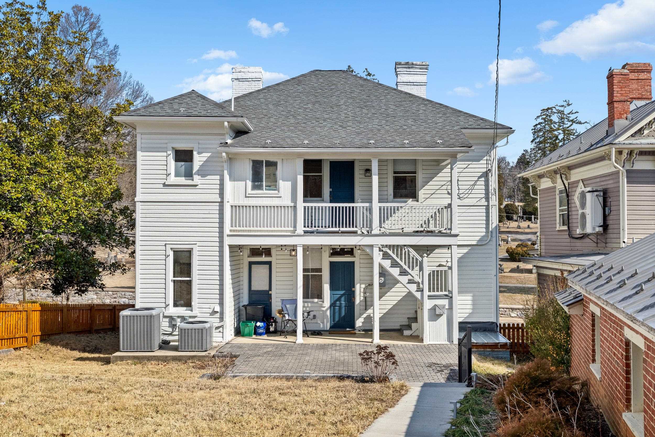 1012 W BEVERLEY ST, STAUNTON, Virginia 24401, 3 Bedrooms Bedrooms, ,2 BathroomsBathrooms,Residential,1012 W BEVERLEY ST,673970 MLS # 673970