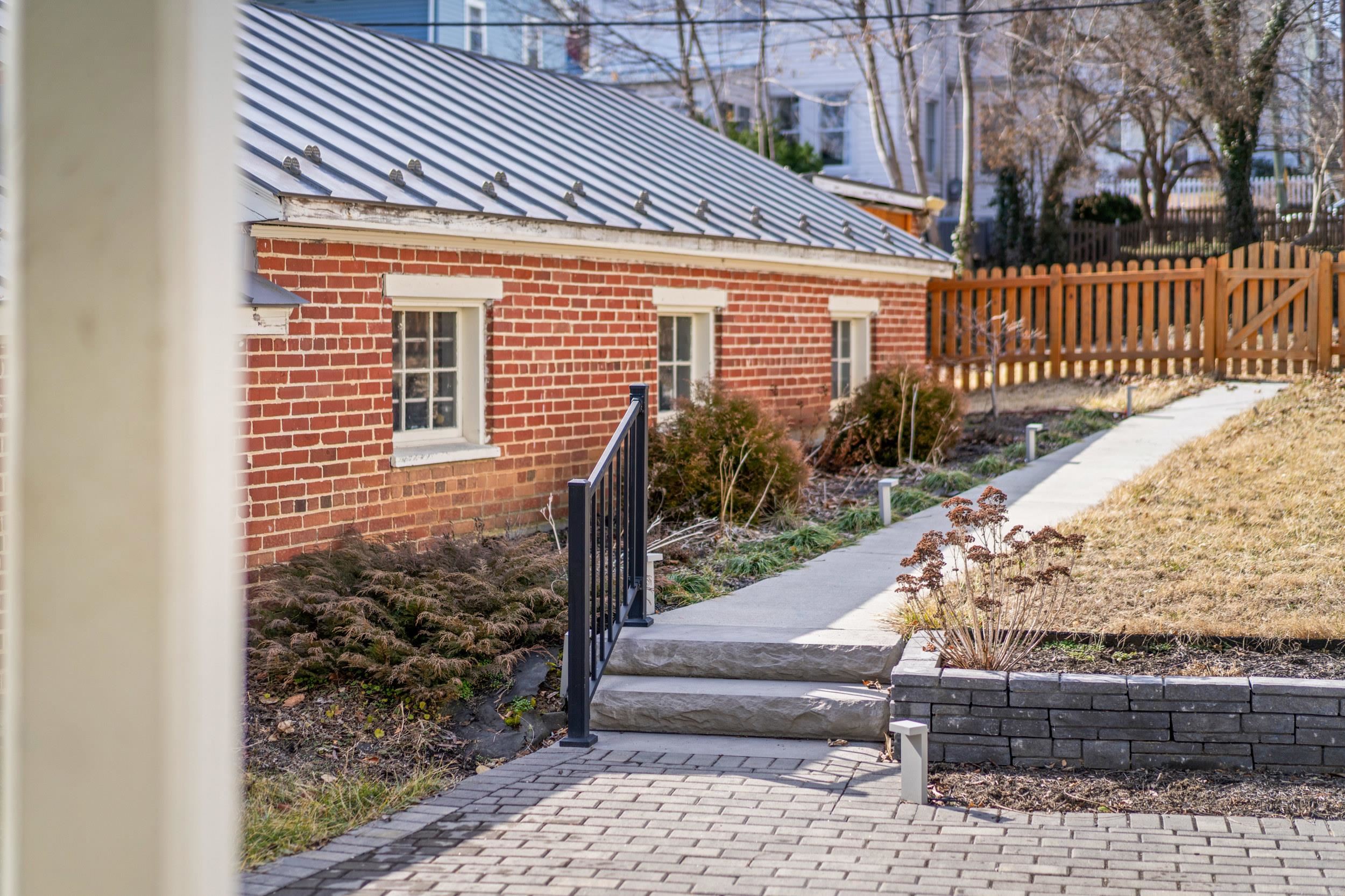 1012 W BEVERLEY ST, STAUNTON, Virginia 24401, 3 Bedrooms Bedrooms, ,2 BathroomsBathrooms,Residential,1012 W BEVERLEY ST,673970 MLS # 673970