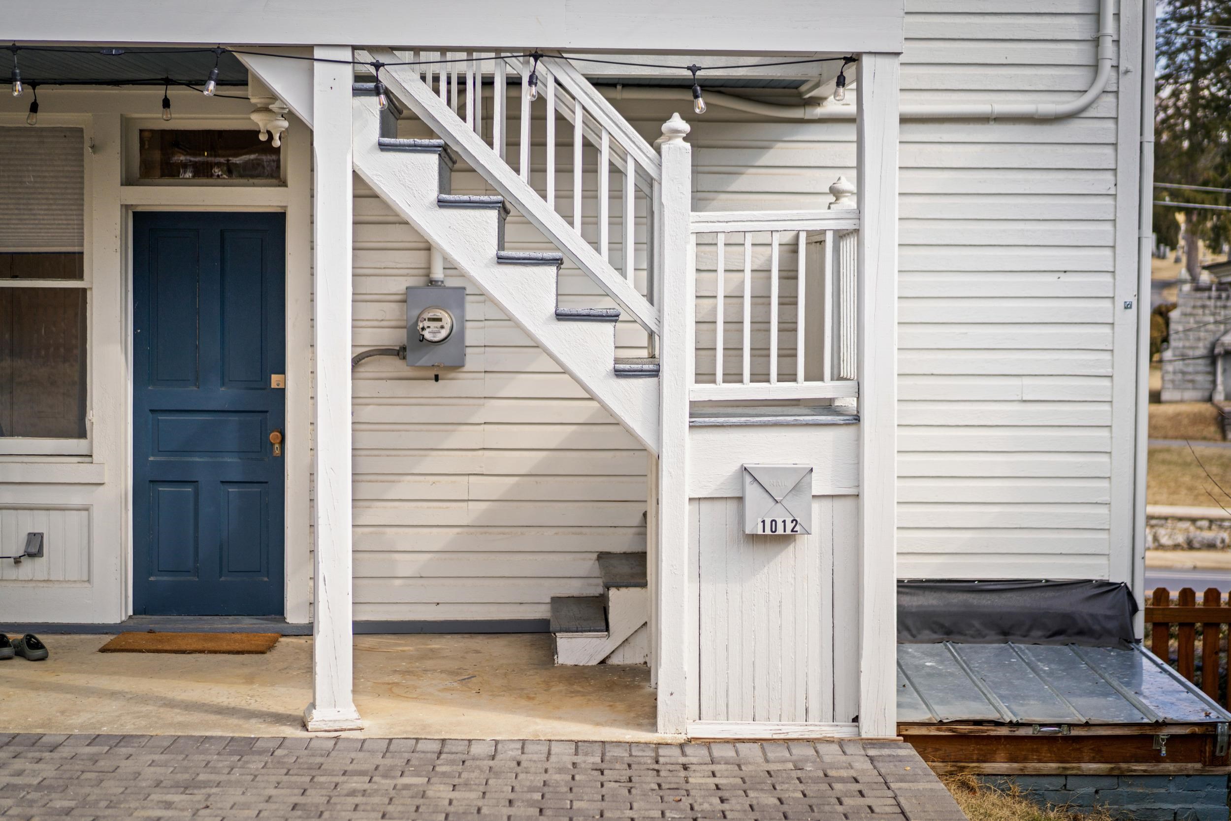 1012 W BEVERLEY ST, STAUNTON, Virginia 24401, 3 Bedrooms Bedrooms, ,2 BathroomsBathrooms,Residential,1012 W BEVERLEY ST,673970 MLS # 673970