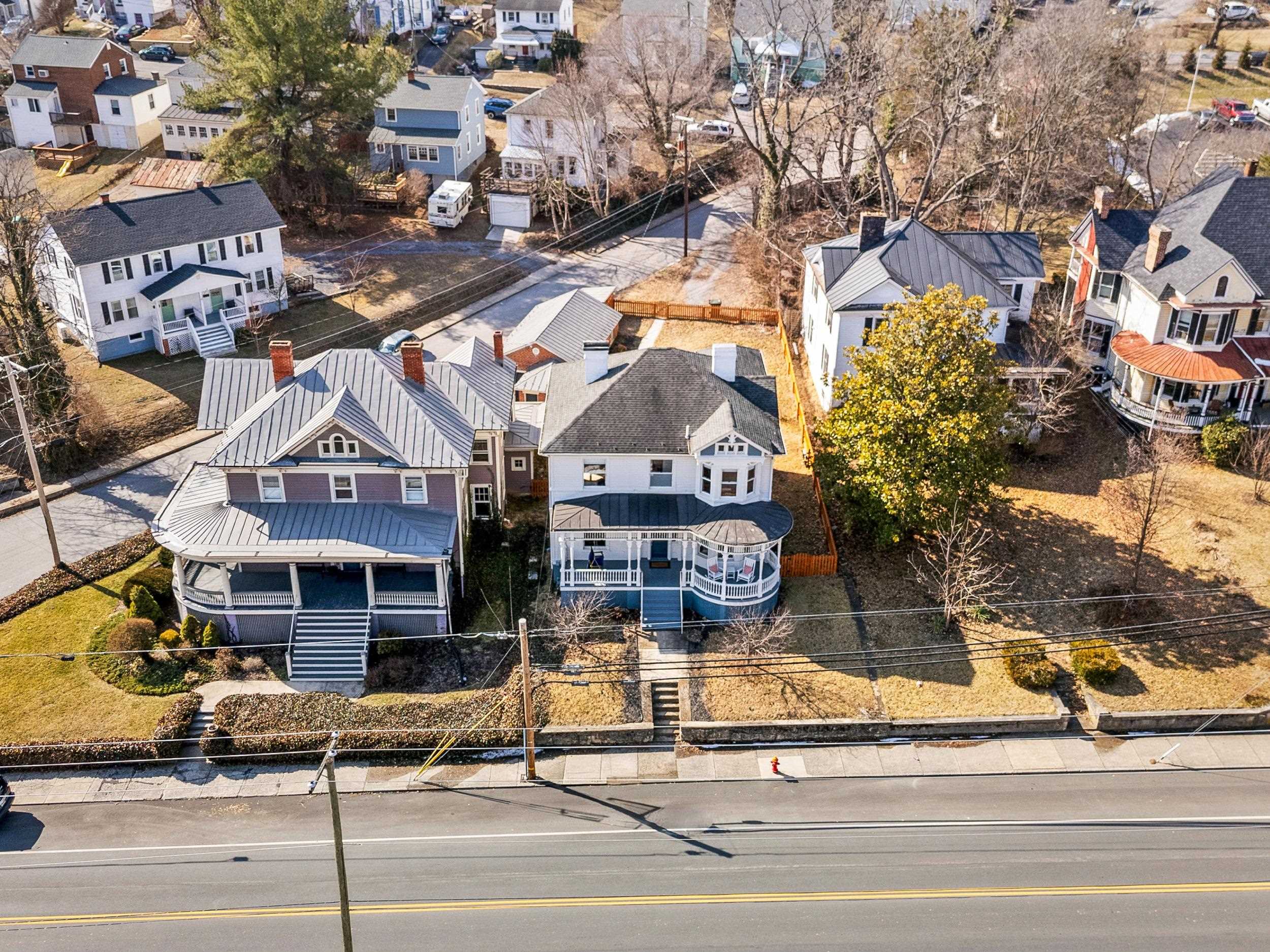 1012 W BEVERLEY ST, STAUNTON, Virginia 24401, 3 Bedrooms Bedrooms, ,2 BathroomsBathrooms,Residential,1012 W BEVERLEY ST,673970 MLS # 673970