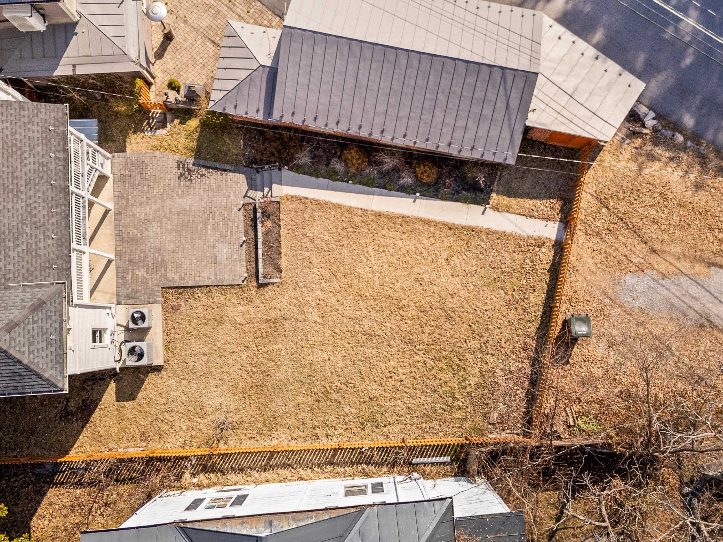 1012 W BEVERLEY ST, STAUNTON, Virginia 24401, 3 Bedrooms Bedrooms, ,2 BathroomsBathrooms,Residential,1012 W BEVERLEY ST,673970 MLS # 673970