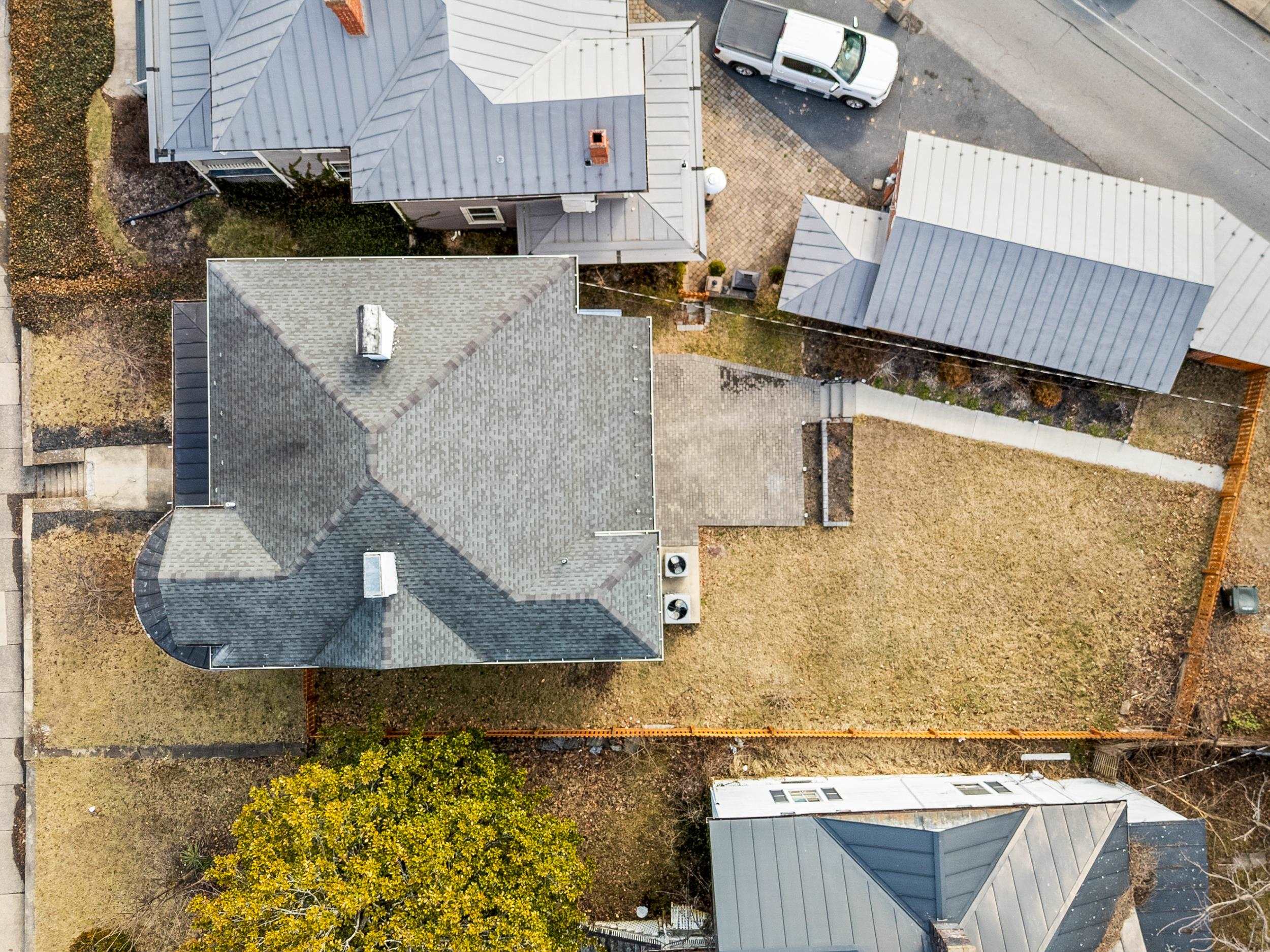 1012 W BEVERLEY ST, STAUNTON, Virginia 24401, 3 Bedrooms Bedrooms, ,2 BathroomsBathrooms,Residential,1012 W BEVERLEY ST,673970 MLS # 673970