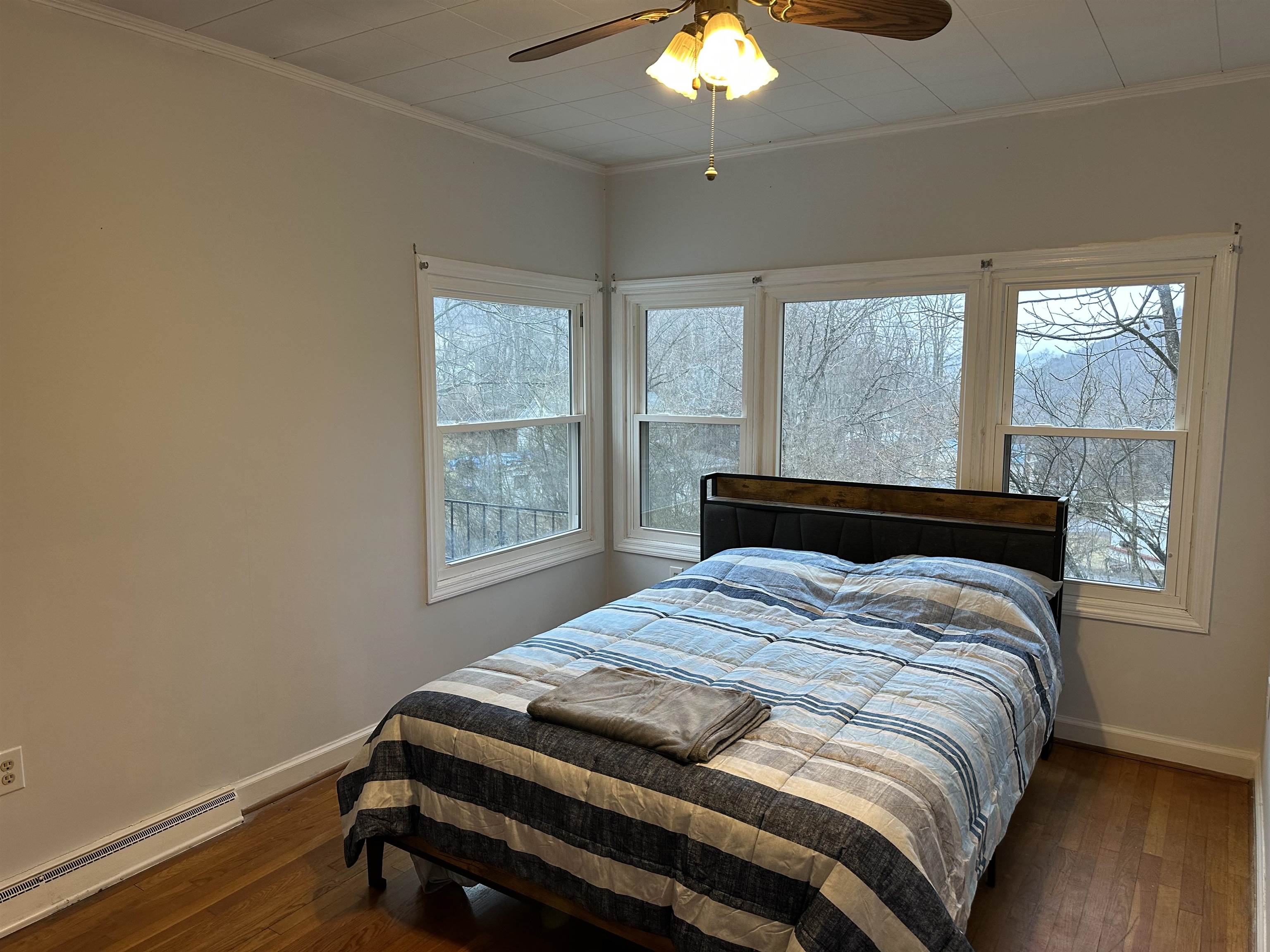 136 KLONDIKE RD, WARM SPRINGS, Virginia 24484, 3 Bedrooms Bedrooms, ,2 BathroomsBathrooms,Residential,136 KLONDIKE RD,673978 MLS # 673978