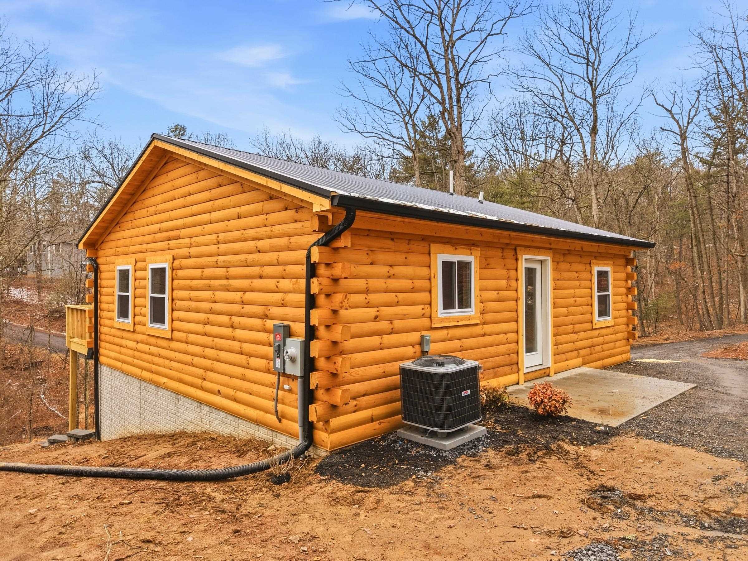 875 WILLOW LN, MOUNT JACKSON, Virginia 22842, 4 Bedrooms Bedrooms, ,4 BathroomsBathrooms,Residential,875 WILLOW LN,673980 MLS # 673980