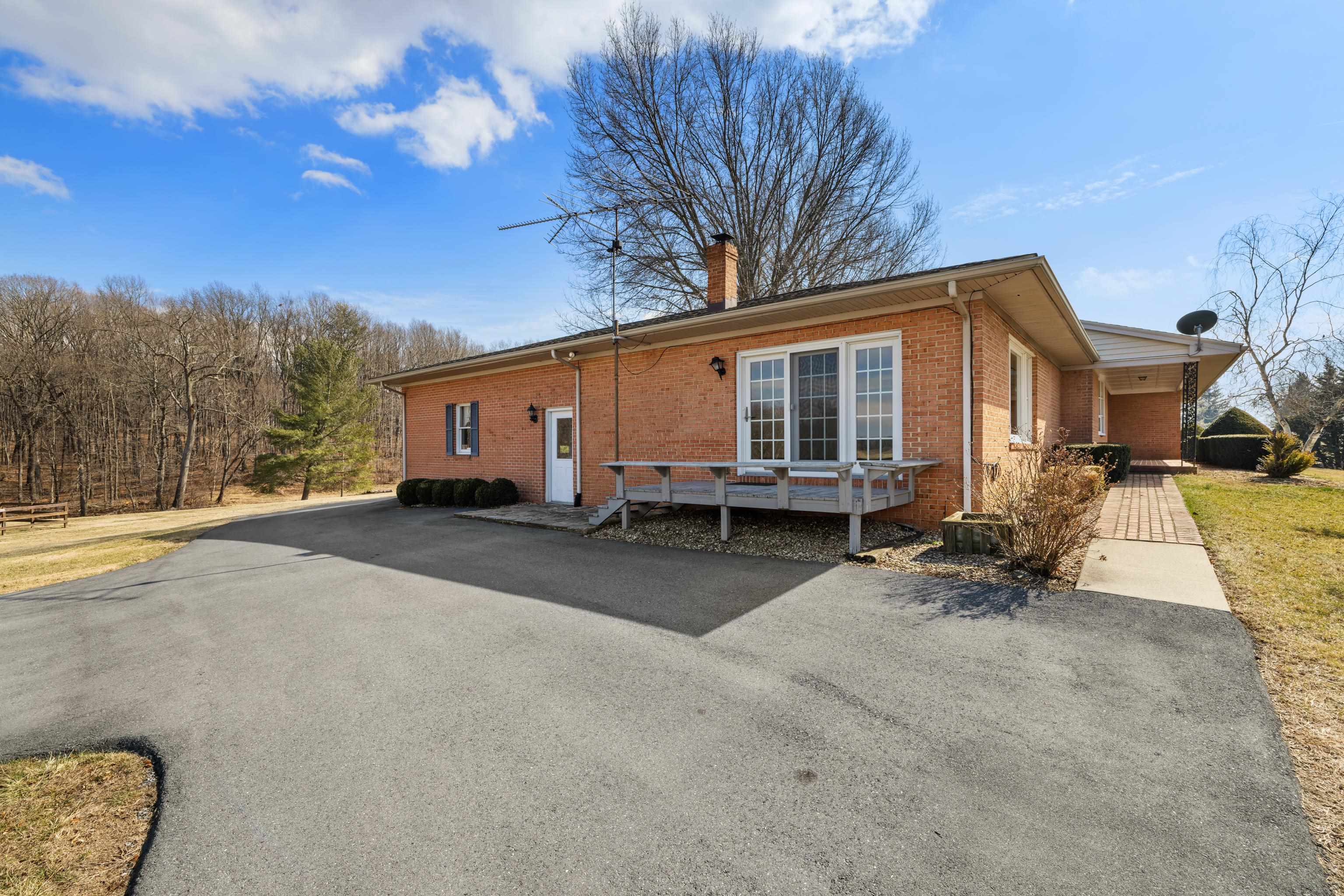 431 MT PISGAH RD, MOUNT SIDNEY, Virginia 24467, 3 Bedrooms Bedrooms, ,2 BathroomsBathrooms,Residential,431 MT PISGAH RD,673988 MLS # 673988