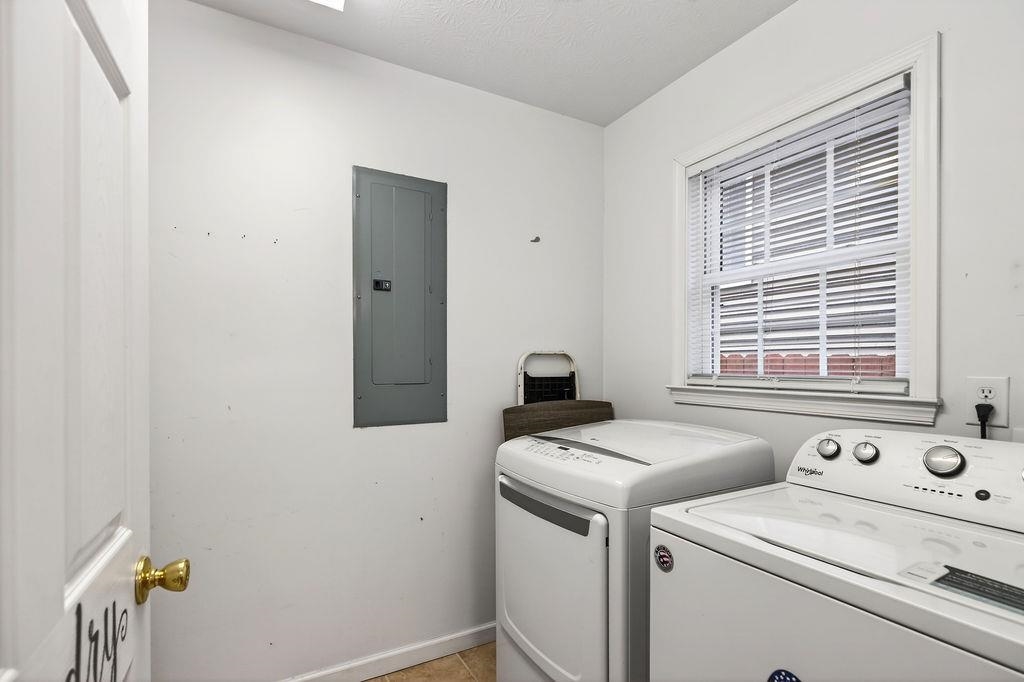 616 GRUBERT AVE, STAUNTON, Virginia 24401, 3 Bedrooms Bedrooms, ,2 BathroomsBathrooms,Residential,616 GRUBERT AVE,673990 MLS # 673990