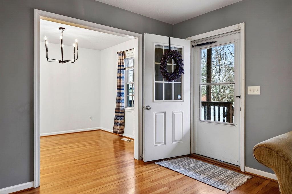 616 GRUBERT AVE, STAUNTON, Virginia 24401, 3 Bedrooms Bedrooms, ,2 BathroomsBathrooms,Residential,616 GRUBERT AVE,673990 MLS # 673990