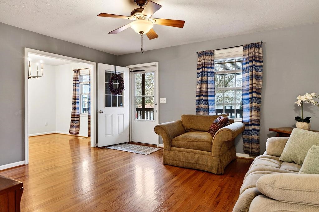 616 GRUBERT AVE, STAUNTON, Virginia 24401, 3 Bedrooms Bedrooms, ,2 BathroomsBathrooms,Residential,616 GRUBERT AVE,673990 MLS # 673990