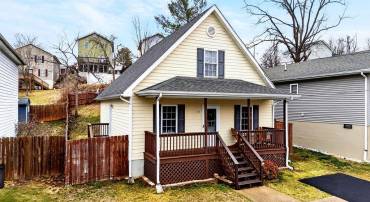 616 GRUBERT AVE, STAUNTON, Virginia 24401, 3 Bedrooms Bedrooms, ,2 BathroomsBathrooms,Residential,616 GRUBERT AVE,673990 MLS # 673990