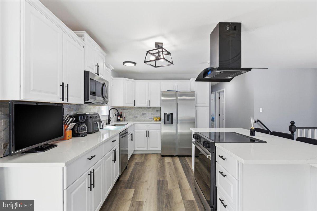 14901 CORDELL AVE, WOODBRIDGE, Virginia 22193, 4 Bedrooms Bedrooms, ,3 BathroomsBathrooms,Residential,For sale,14901 CORDELL AVE,VAPW2111626 MLS # VAPW2111626