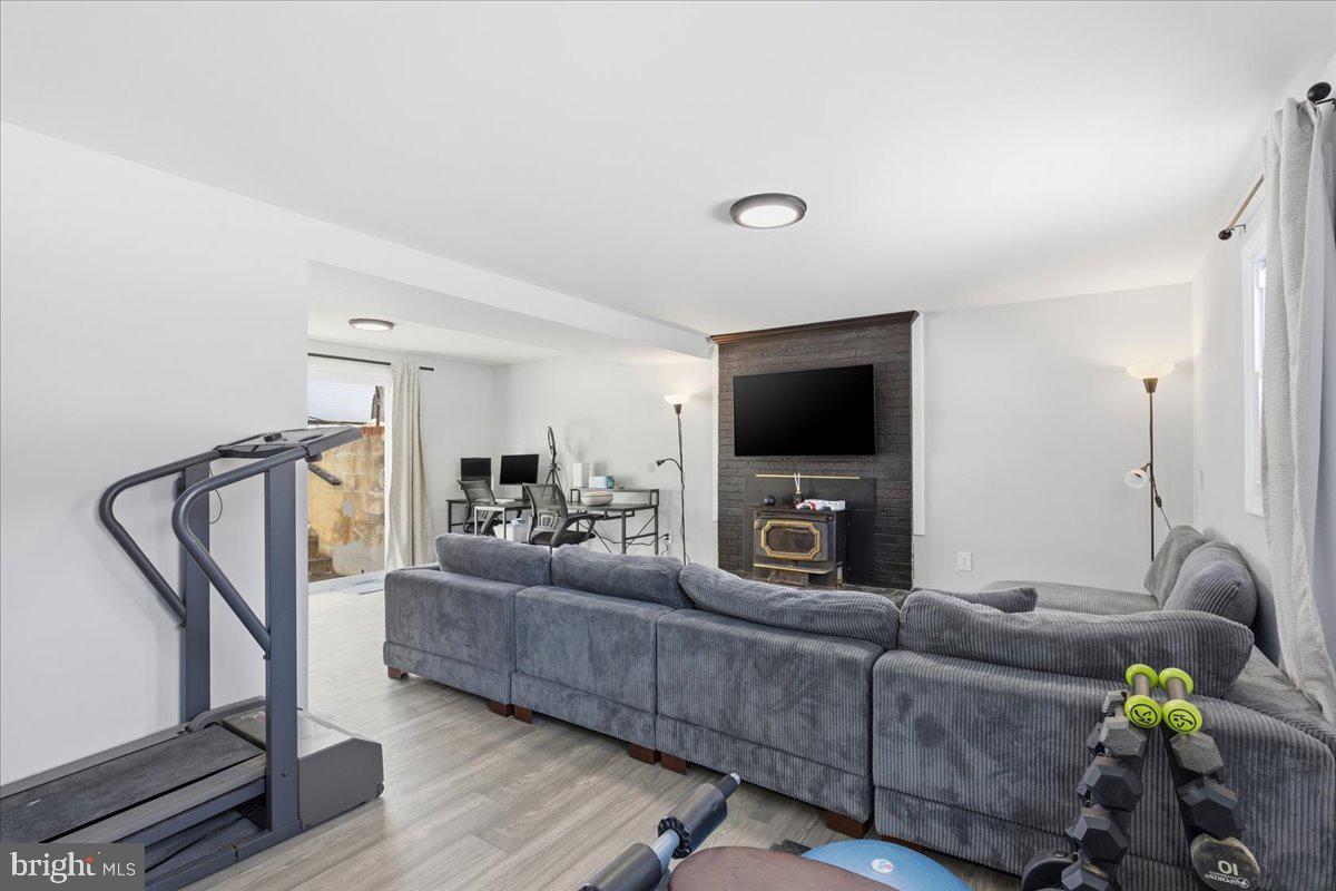 14901 CORDELL AVE, WOODBRIDGE, Virginia 22193, 4 Bedrooms Bedrooms, ,3 BathroomsBathrooms,Residential,For sale,14901 CORDELL AVE,VAPW2111626 MLS # VAPW2111626