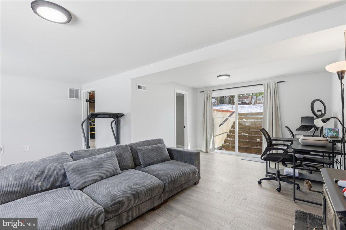 14901 CORDELL AVE, WOODBRIDGE, Virginia 22193, 4 Bedrooms Bedrooms, ,3 BathroomsBathrooms,Residential,For sale,14901 CORDELL AVE,VAPW2111626 MLS # VAPW2111626