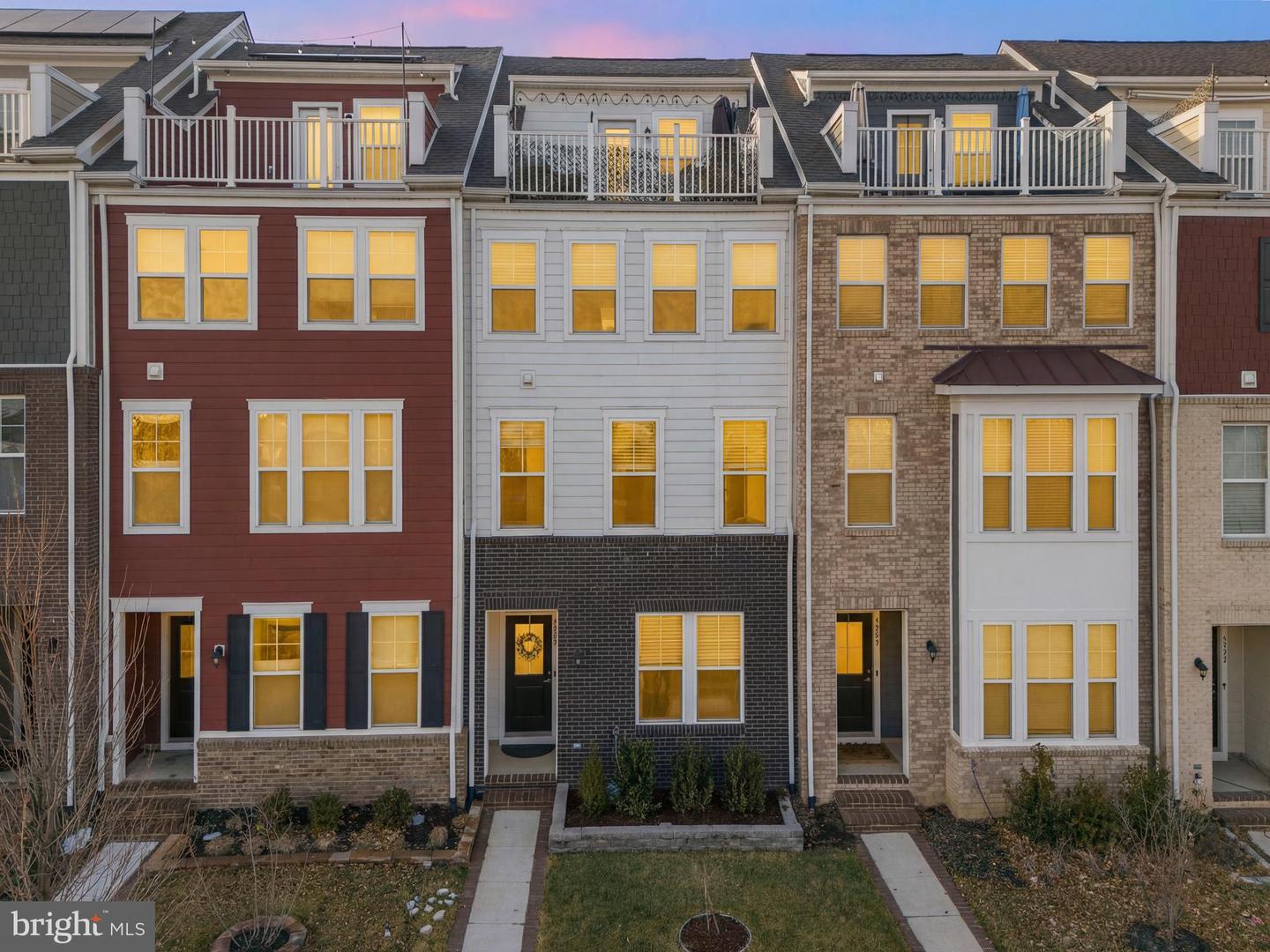 1581 SANDPIPER BAY LOOP, DUMFRIES, Virginia 22026, 4 Bedrooms Bedrooms, ,3 BathroomsBathrooms,Residential,For sale,1581 SANDPIPER BAY LOOP,VAPW2111730 MLS # VAPW2111730