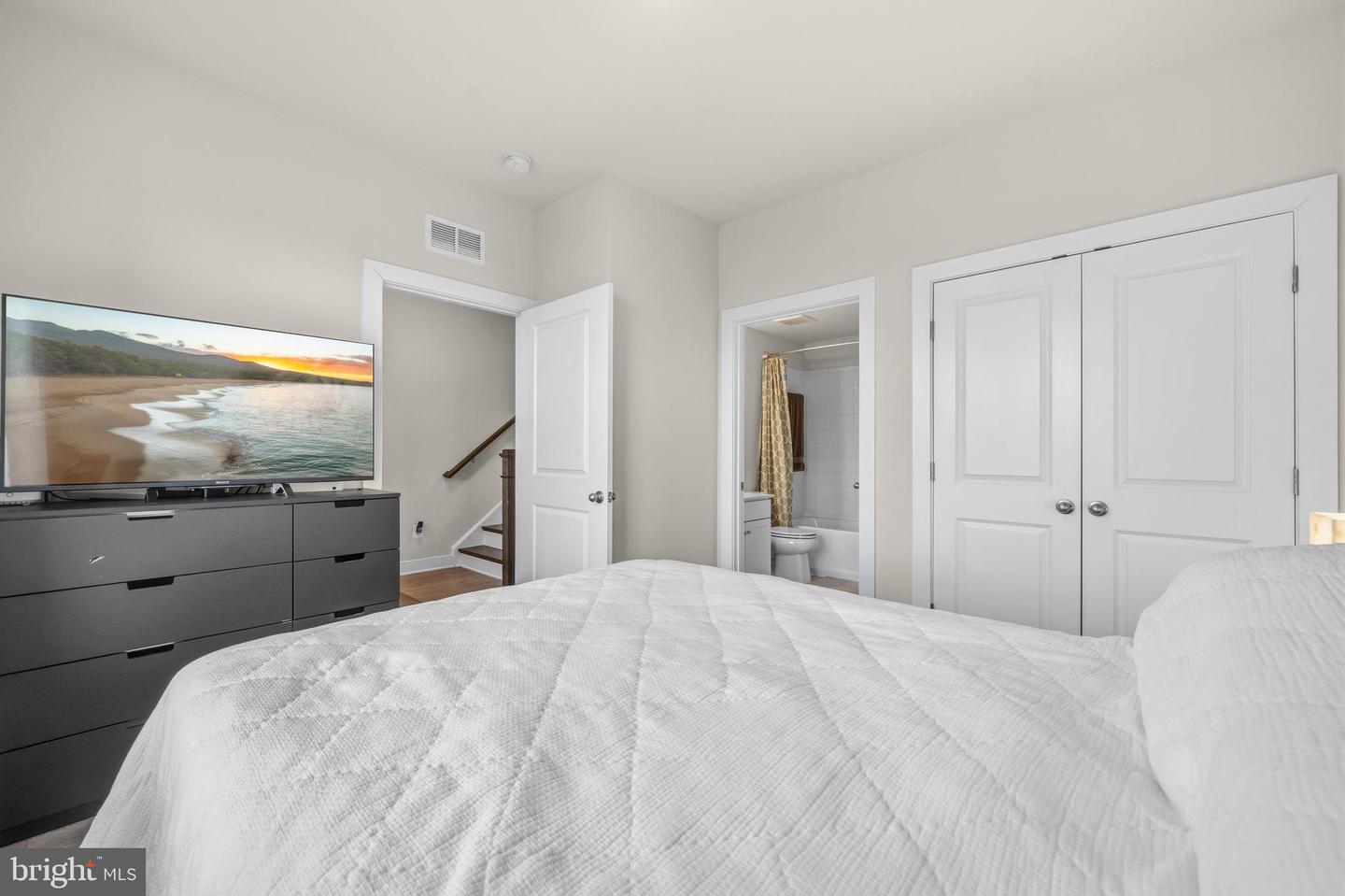 1581 SANDPIPER BAY LOOP, DUMFRIES, Virginia 22026, 4 Bedrooms Bedrooms, ,3 BathroomsBathrooms,Residential,For sale,1581 SANDPIPER BAY LOOP,VAPW2111730 MLS # VAPW2111730