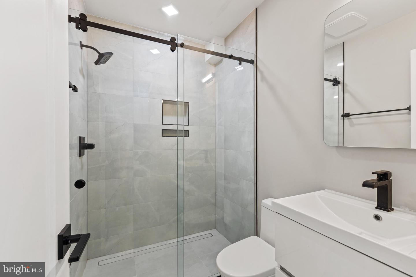 1028 BLADENSBURG RD NE #37, WASHINGTON, District Of Columbia 20002, 3 Bedrooms Bedrooms, ,2 BathroomsBathrooms,Residential,For sale,1028 BLADENSBURG RD NE #37,DCDC2244480 MLS # DCDC2244480