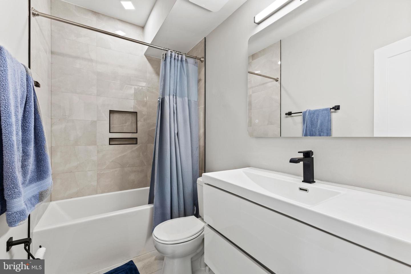 1028 BLADENSBURG RD NE #37, WASHINGTON, District Of Columbia 20002, 3 Bedrooms Bedrooms, ,2 BathroomsBathrooms,Residential,For sale,1028 BLADENSBURG RD NE #37,DCDC2244480 MLS # DCDC2244480