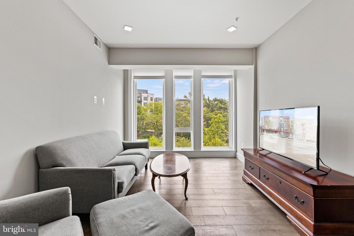 1028 BLADENSBURG RD NE #37, WASHINGTON, District Of Columbia 20002, 3 Bedrooms Bedrooms, ,2 BathroomsBathrooms,Residential,For sale,1028 BLADENSBURG RD NE #37,DCDC2244480 MLS # DCDC2244480