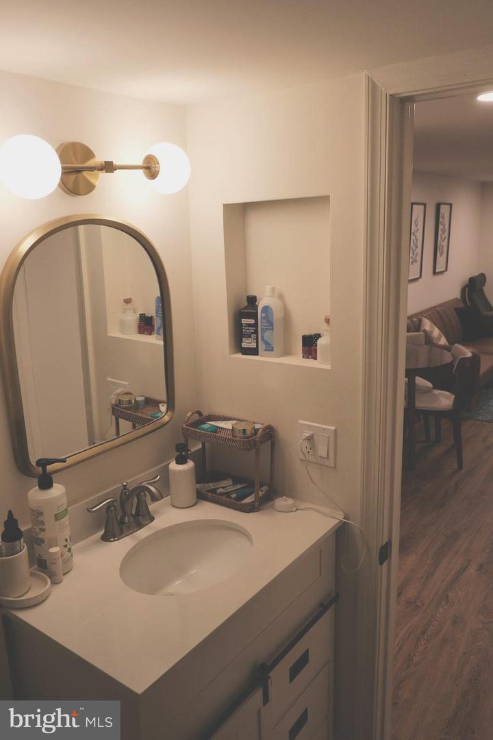 3468 S STAFFORD ST #A1, ARLINGTON, Virginia 22206, 2 Bedrooms Bedrooms, ,2 BathroomsBathrooms,Residential,For sale,3468 S STAFFORD ST #A1,VAAR2068536 MLS # VAAR2068536