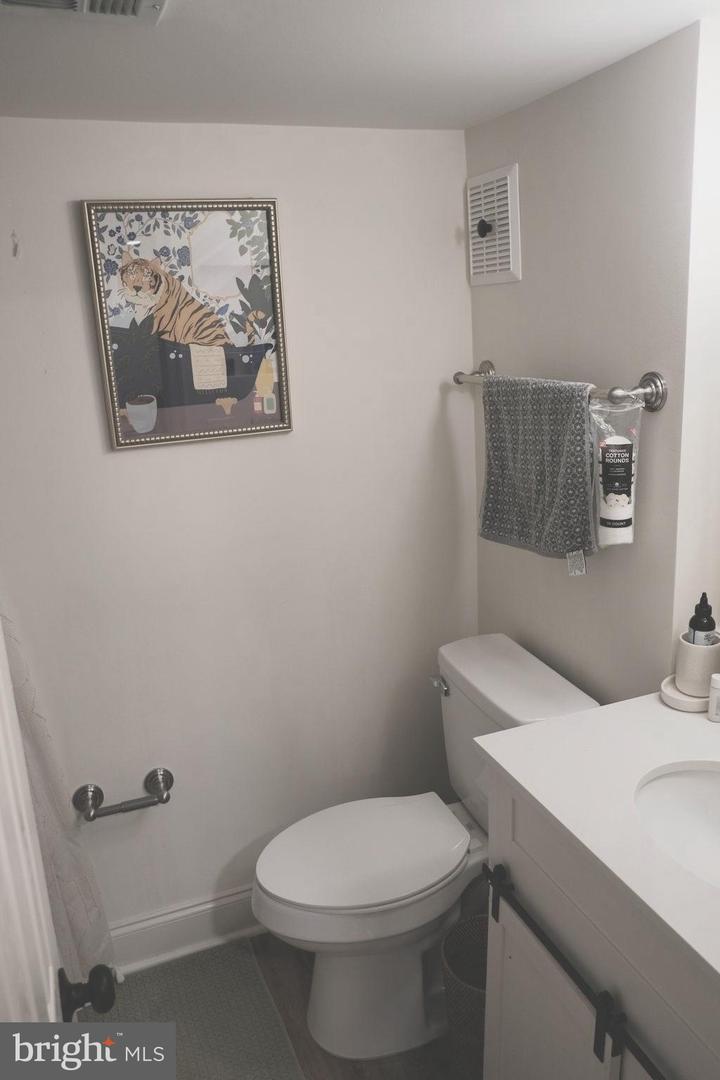 3468 S STAFFORD ST #A1, ARLINGTON, Virginia 22206, 2 Bedrooms Bedrooms, ,2 BathroomsBathrooms,Residential,For sale,3468 S STAFFORD ST #A1,VAAR2068536 MLS # VAAR2068536