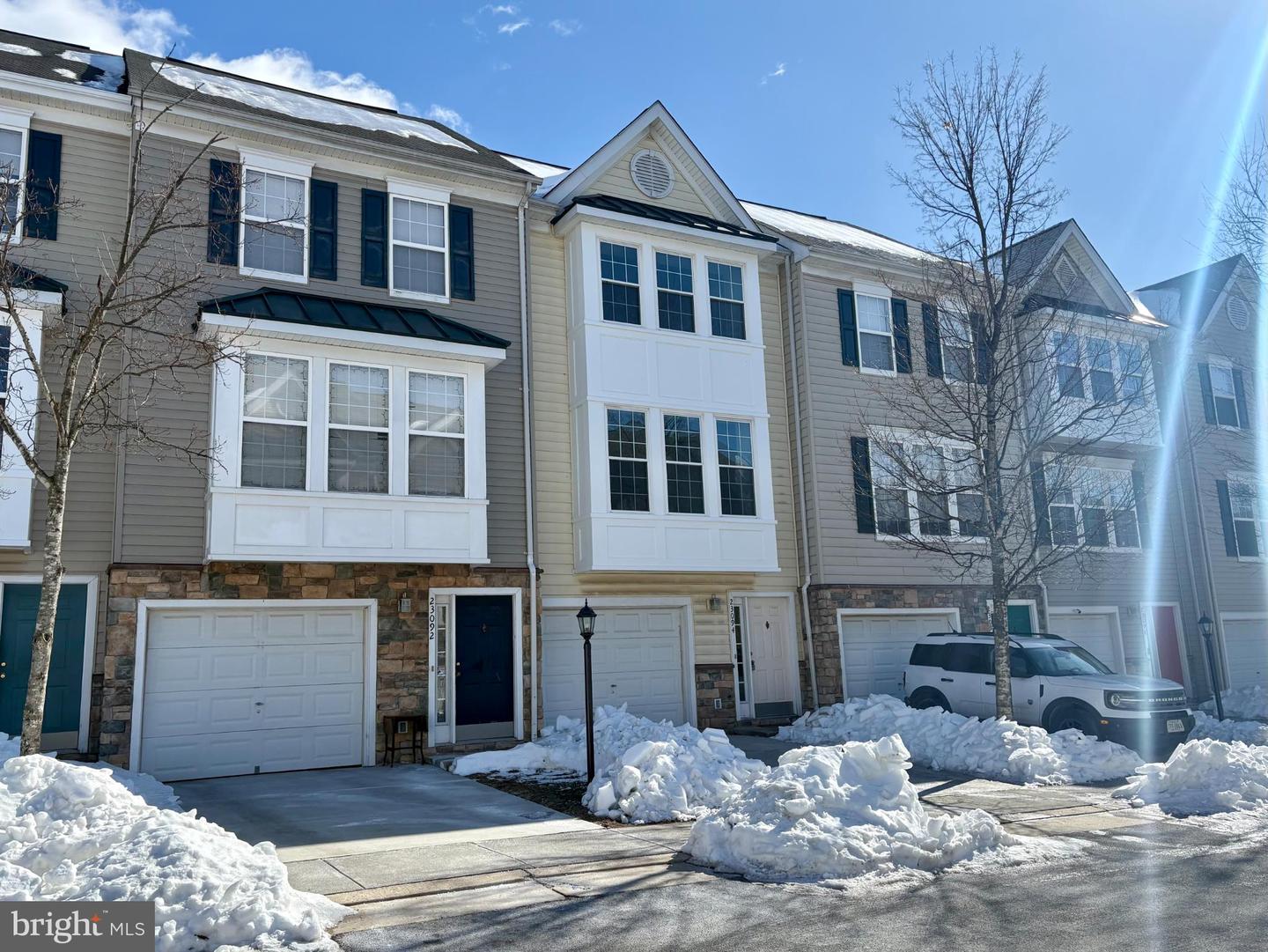 23092 FONTWELL SQ, STERLING, Virginia 20166, 4 Bedrooms Bedrooms, ,3 BathroomsBathrooms,Residential,For sale,23092 FONTWELL SQ,VALO2115302 MLS # VALO2115302