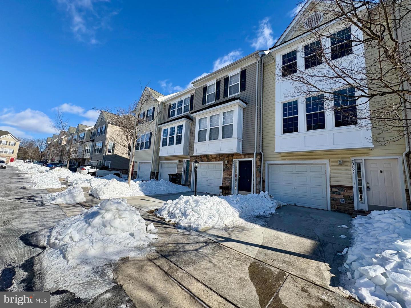 23092 FONTWELL SQ, STERLING, Virginia 20166, 4 Bedrooms Bedrooms, ,3 BathroomsBathrooms,Residential,For sale,23092 FONTWELL SQ,VALO2115302 MLS # VALO2115302