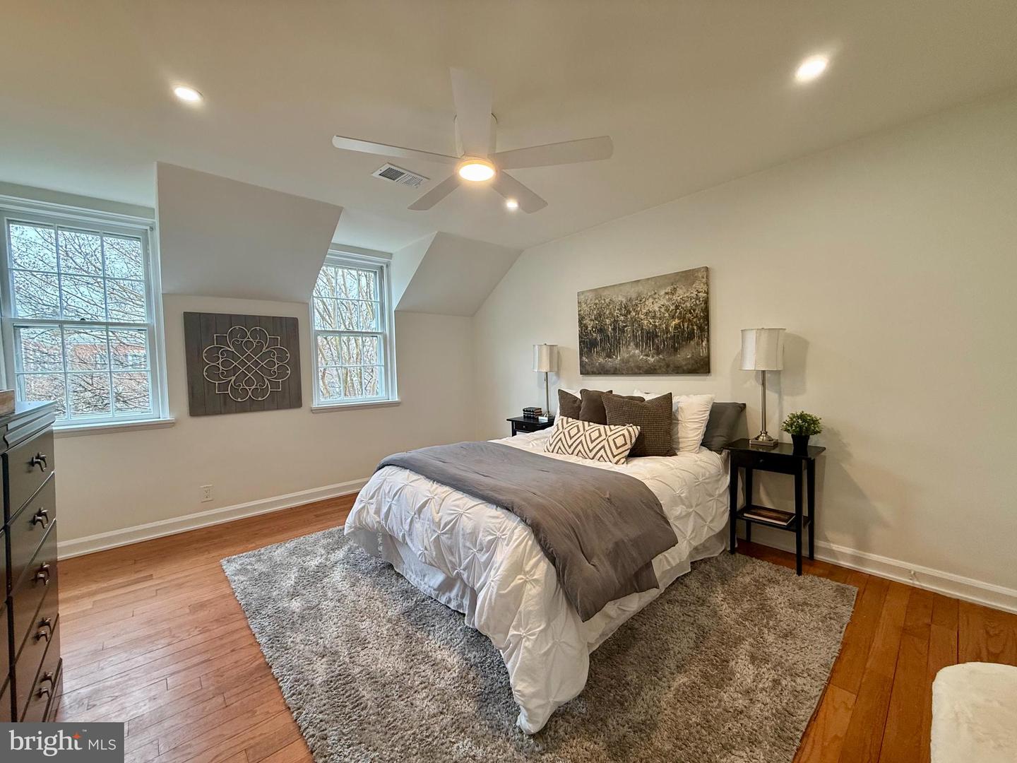 3513 S STAFFORD ST #A, ARLINGTON, Virginia 22206, 2 Bedrooms Bedrooms, ,2 BathroomsBathrooms,Residential,For sale,3513 S STAFFORD ST #A,VAAR2068548 MLS # VAAR2068548