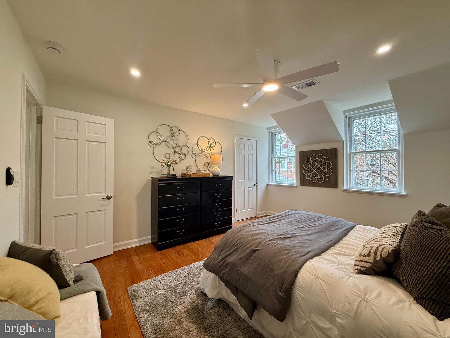 3513 S STAFFORD ST #A, ARLINGTON, Virginia 22206, 2 Bedrooms Bedrooms, ,2 BathroomsBathrooms,Residential,For sale,3513 S STAFFORD ST #A,VAAR2068548 MLS # VAAR2068548