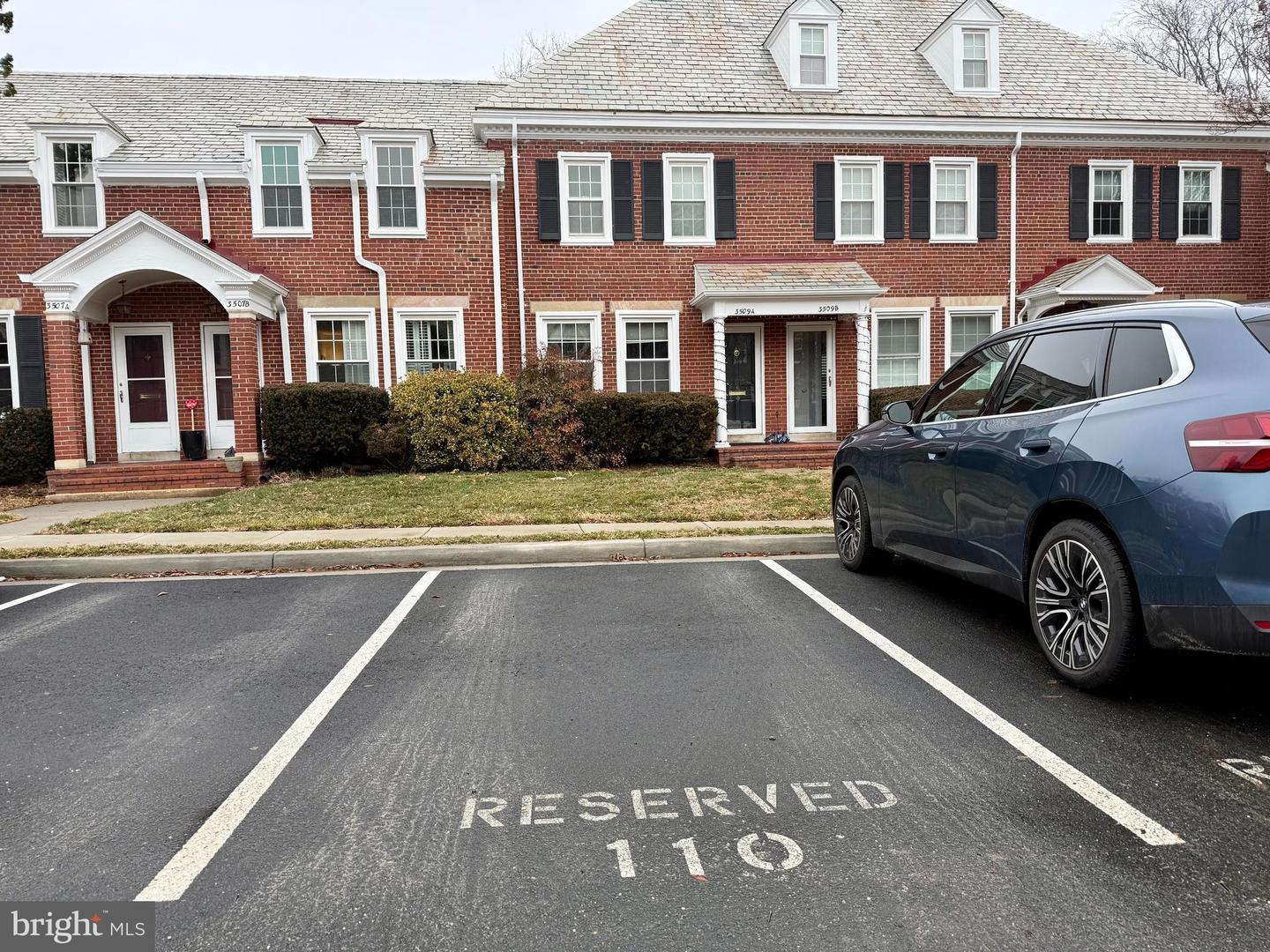 3513 S STAFFORD ST #A, ARLINGTON, Virginia 22206, 2 Bedrooms Bedrooms, ,2 BathroomsBathrooms,Residential,For sale,3513 S STAFFORD ST #A,VAAR2068548 MLS # VAAR2068548