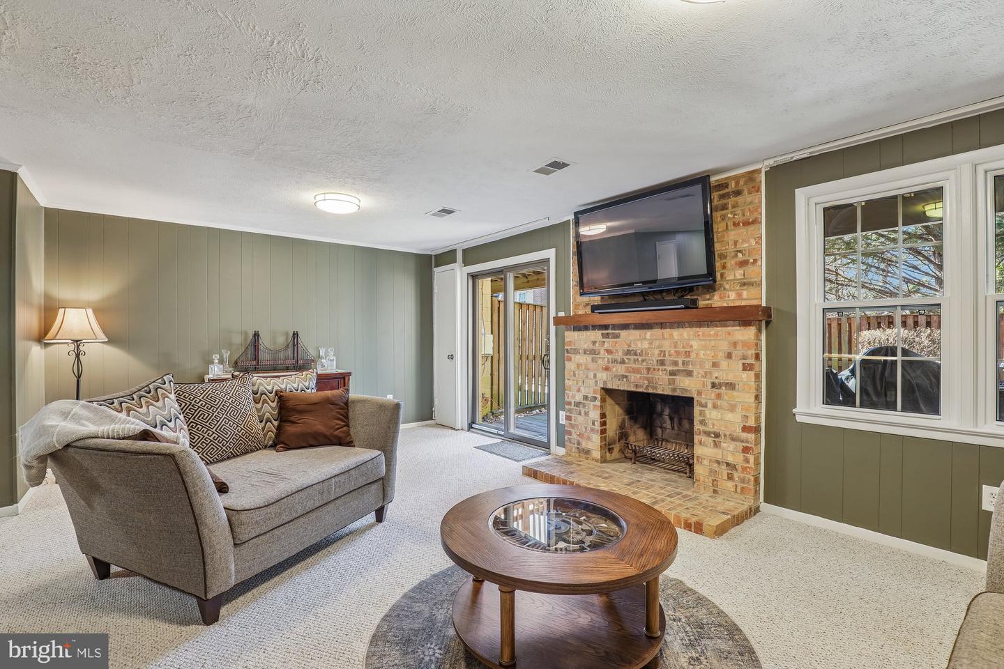 2715 SHAWN LEIGH DR, VIENNA, Virginia 22181, 3 Bedrooms Bedrooms, ,2 BathroomsBathrooms,Residential,For sale,2715 SHAWN LEIGH DR,VAFX2289584 MLS # VAFX2289584