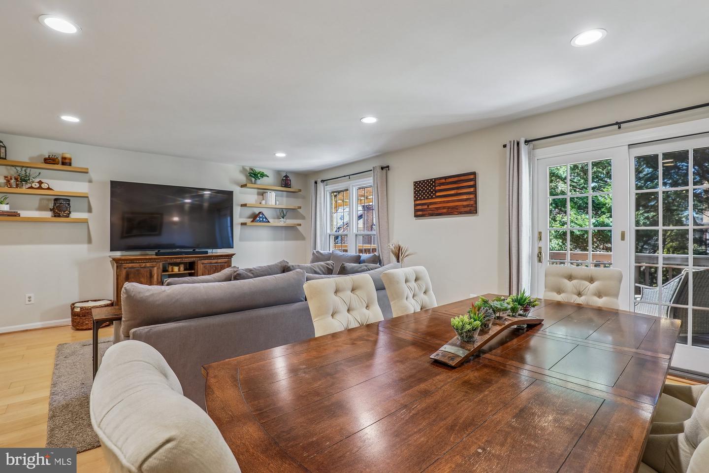 2715 SHAWN LEIGH DR, VIENNA, Virginia 22181, 3 Bedrooms Bedrooms, ,2 BathroomsBathrooms,Residential,For sale,2715 SHAWN LEIGH DR,VAFX2289584 MLS # VAFX2289584