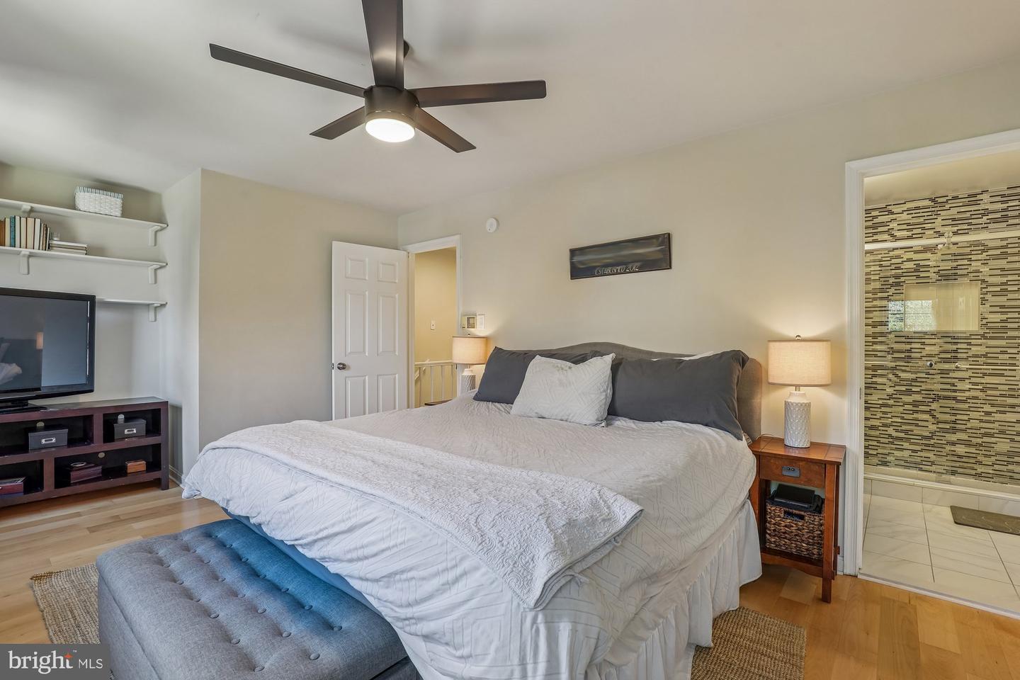 2715 SHAWN LEIGH DR, VIENNA, Virginia 22181, 3 Bedrooms Bedrooms, ,2 BathroomsBathrooms,Residential,For sale,2715 SHAWN LEIGH DR,VAFX2289584 MLS # VAFX2289584