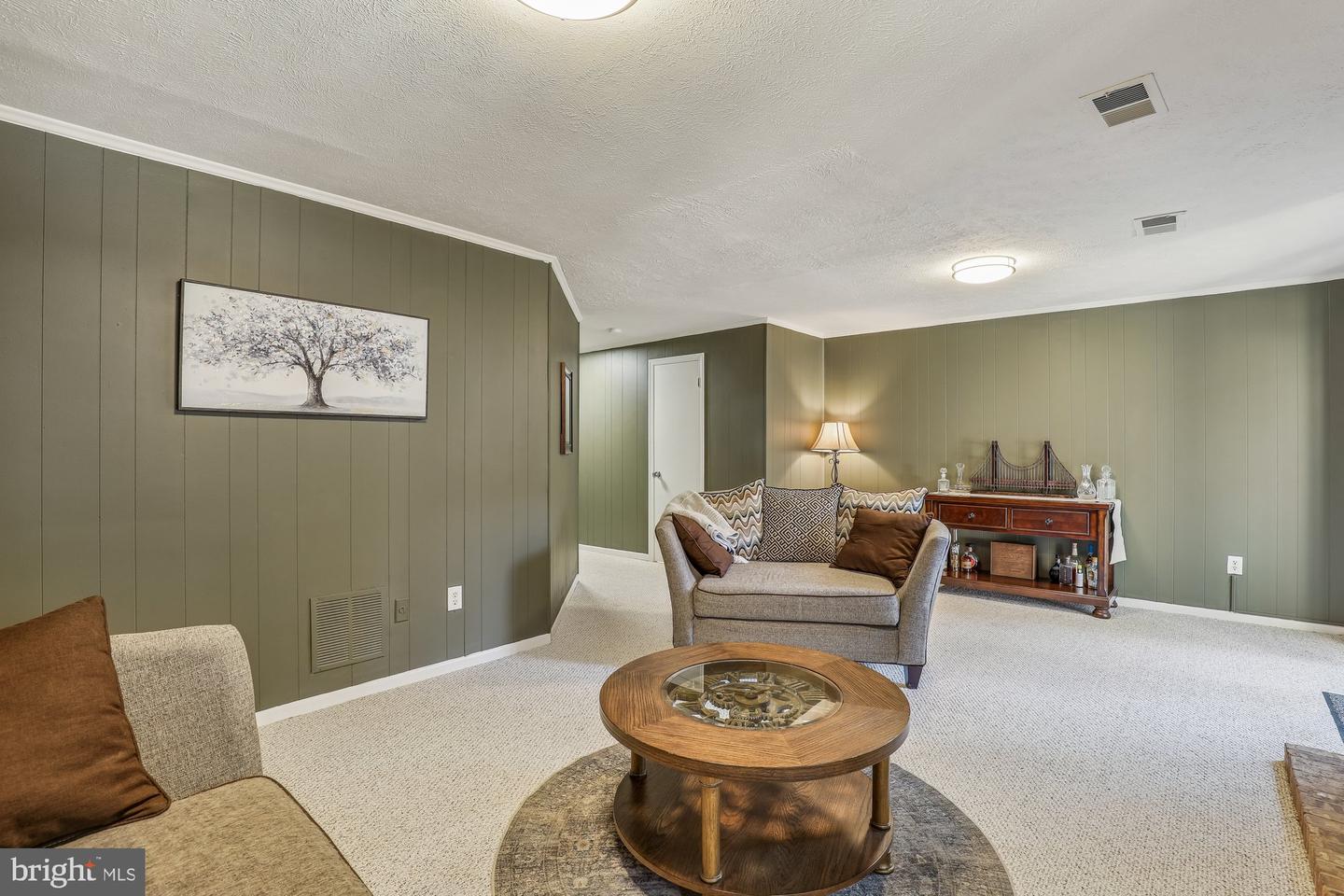 2715 SHAWN LEIGH DR, VIENNA, Virginia 22181, 3 Bedrooms Bedrooms, ,2 BathroomsBathrooms,Residential,For sale,2715 SHAWN LEIGH DR,VAFX2289584 MLS # VAFX2289584