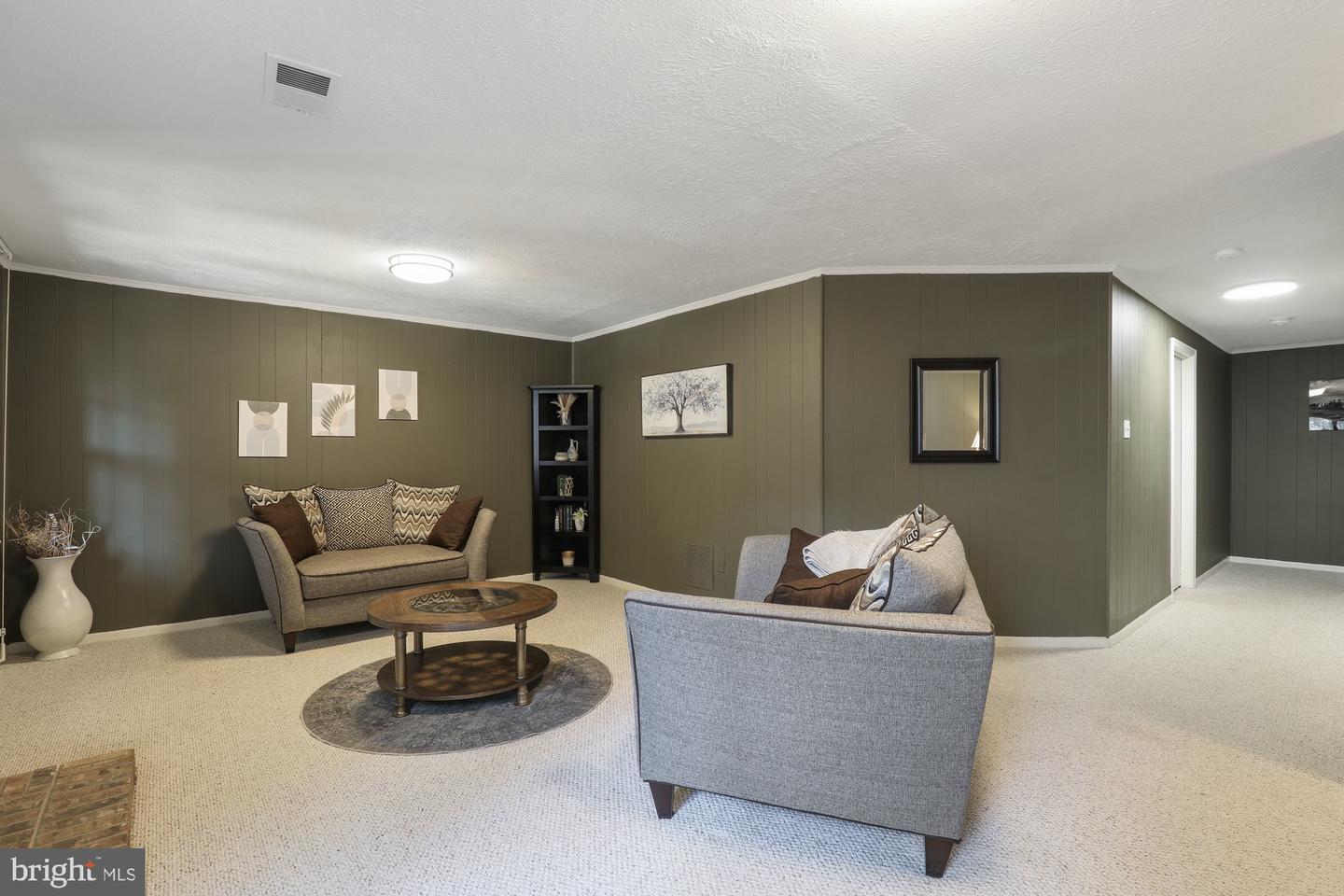 2715 SHAWN LEIGH DR, VIENNA, Virginia 22181, 3 Bedrooms Bedrooms, ,2 BathroomsBathrooms,Residential,For sale,2715 SHAWN LEIGH DR,VAFX2289584 MLS # VAFX2289584