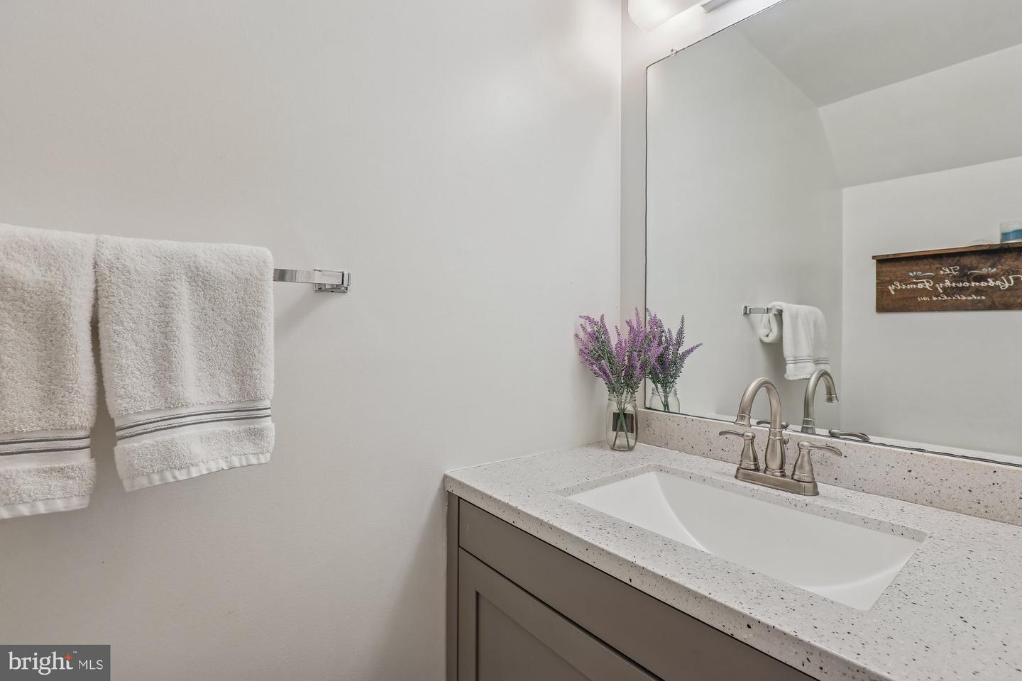 2715 SHAWN LEIGH DR, VIENNA, Virginia 22181, 3 Bedrooms Bedrooms, ,2 BathroomsBathrooms,Residential,For sale,2715 SHAWN LEIGH DR,VAFX2289584 MLS # VAFX2289584