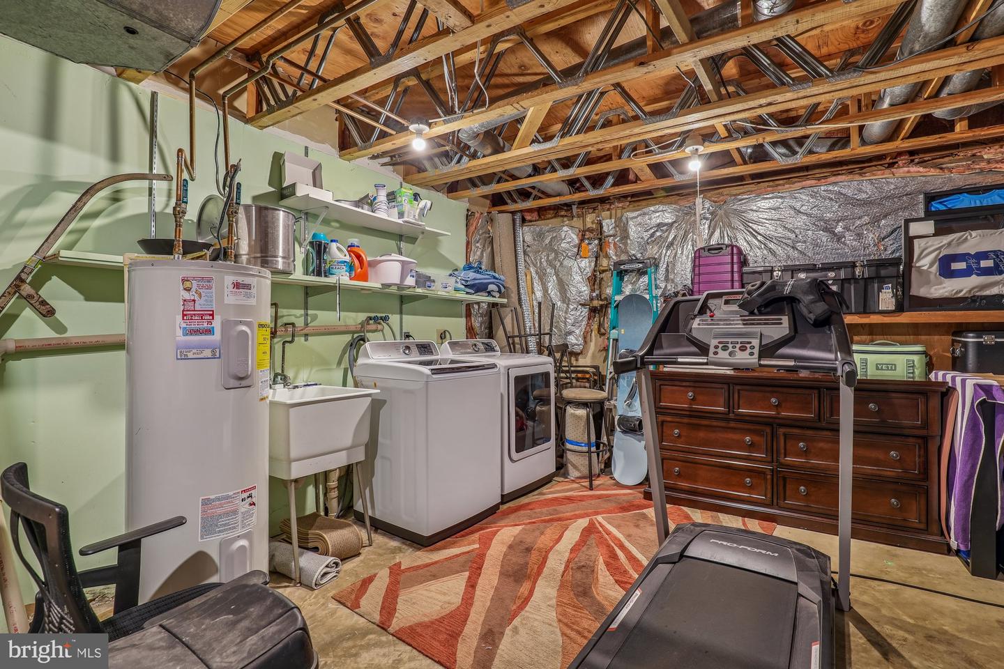 2715 SHAWN LEIGH DR, VIENNA, Virginia 22181, 3 Bedrooms Bedrooms, ,2 BathroomsBathrooms,Residential,For sale,2715 SHAWN LEIGH DR,VAFX2289584 MLS # VAFX2289584