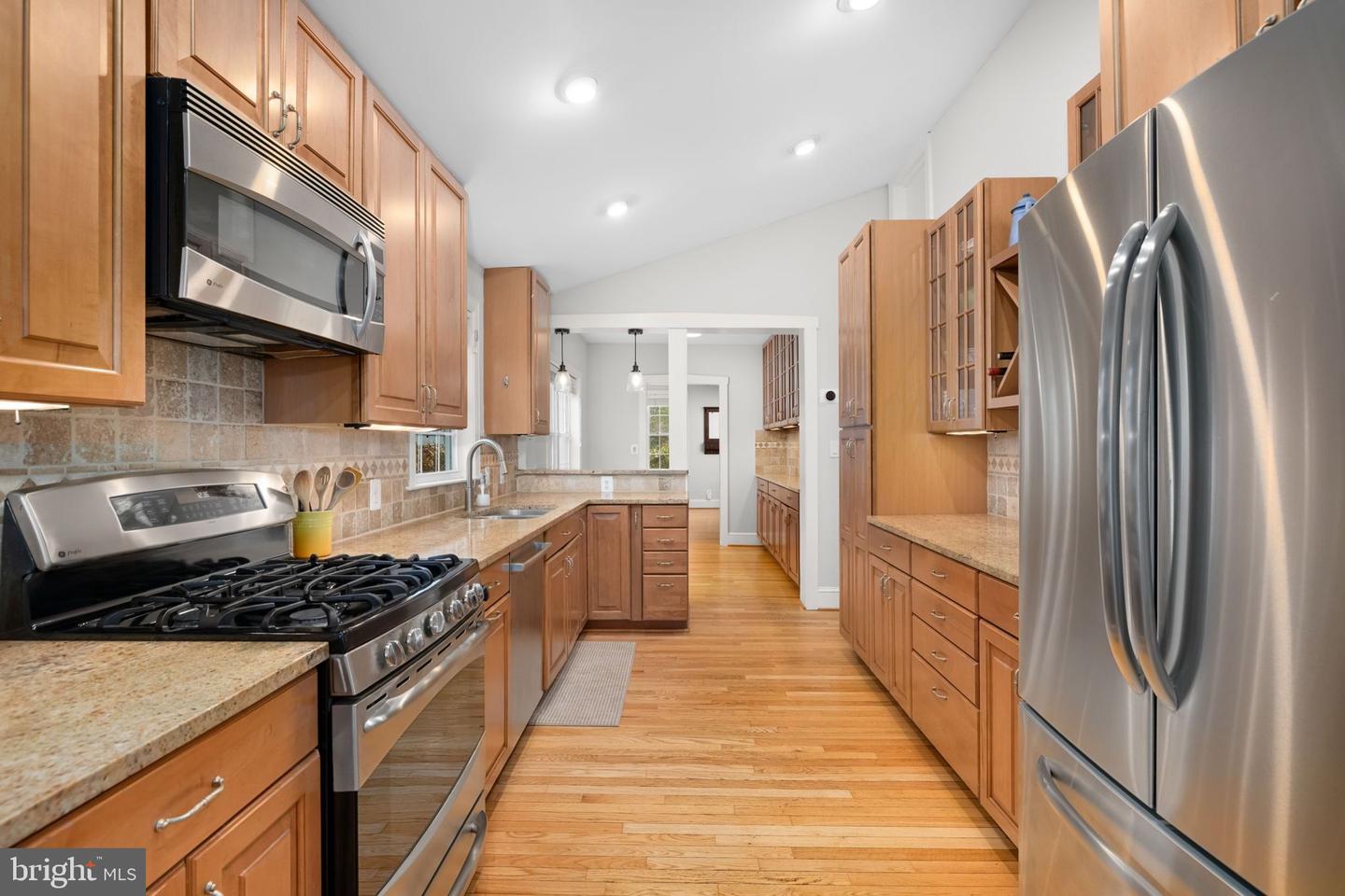 106 E MAPLE ST, ALEXANDRIA, Virginia 22301, 4 Bedrooms Bedrooms, ,3 BathroomsBathrooms,Residential,For sale,106 E MAPLE ST,VAAX2053928 MLS # VAAX2053928