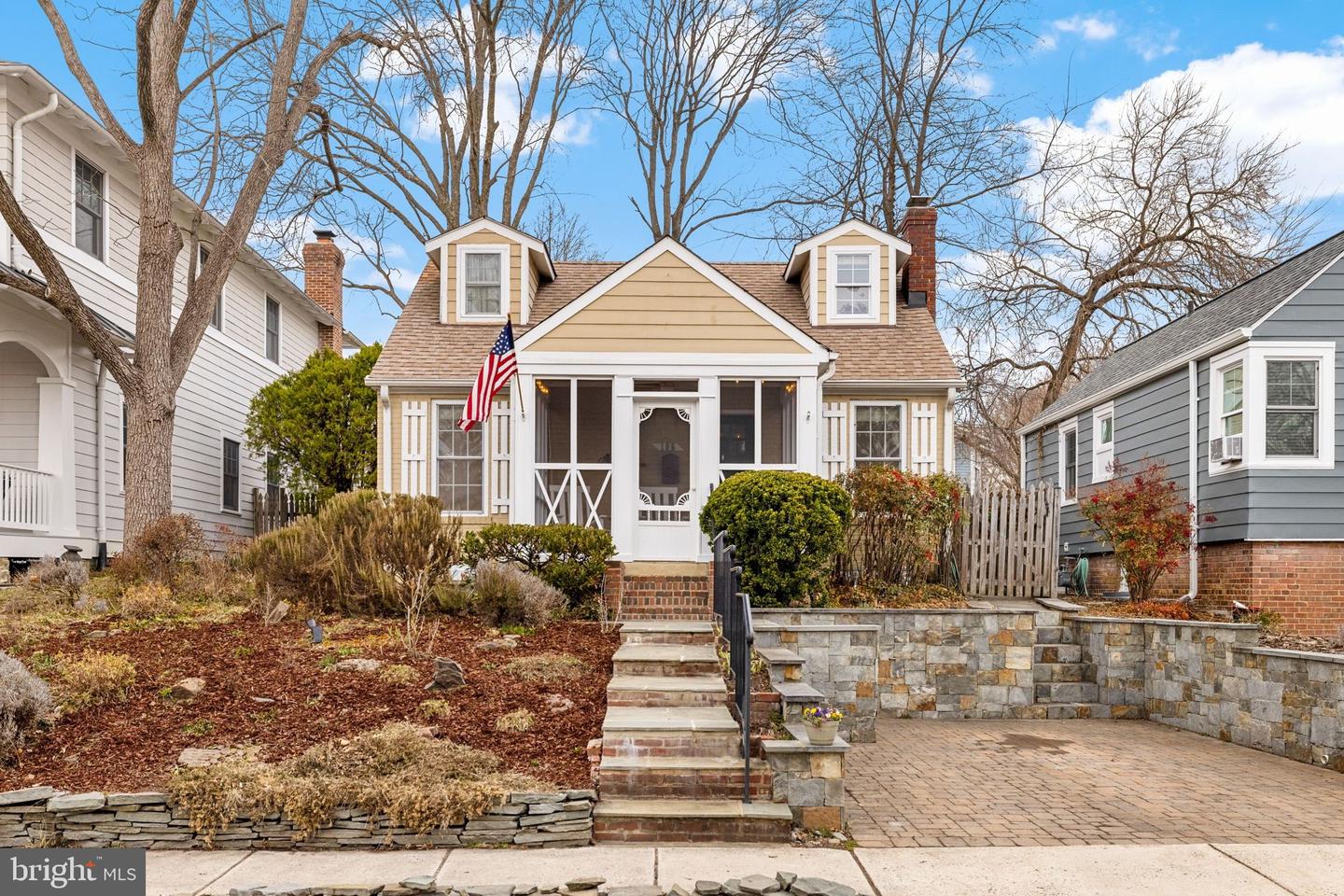 106 E MAPLE ST, ALEXANDRIA, Virginia 22301, 4 Bedrooms Bedrooms, ,3 BathroomsBathrooms,Residential,For sale,106 E MAPLE ST,VAAX2053928 MLS # VAAX2053928