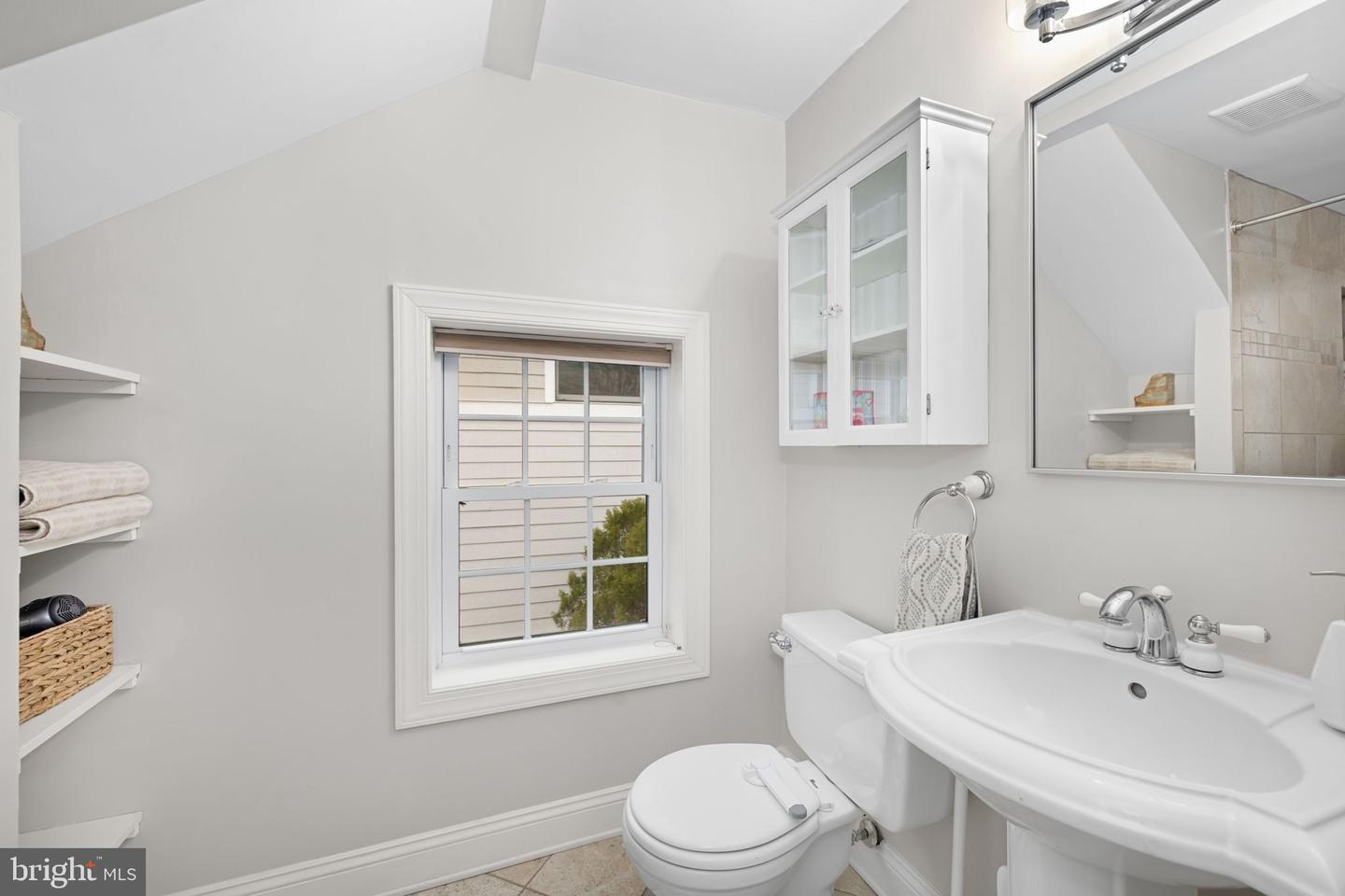 106 E MAPLE ST, ALEXANDRIA, Virginia 22301, 4 Bedrooms Bedrooms, ,3 BathroomsBathrooms,Residential,For sale,106 E MAPLE ST,VAAX2053928 MLS # VAAX2053928