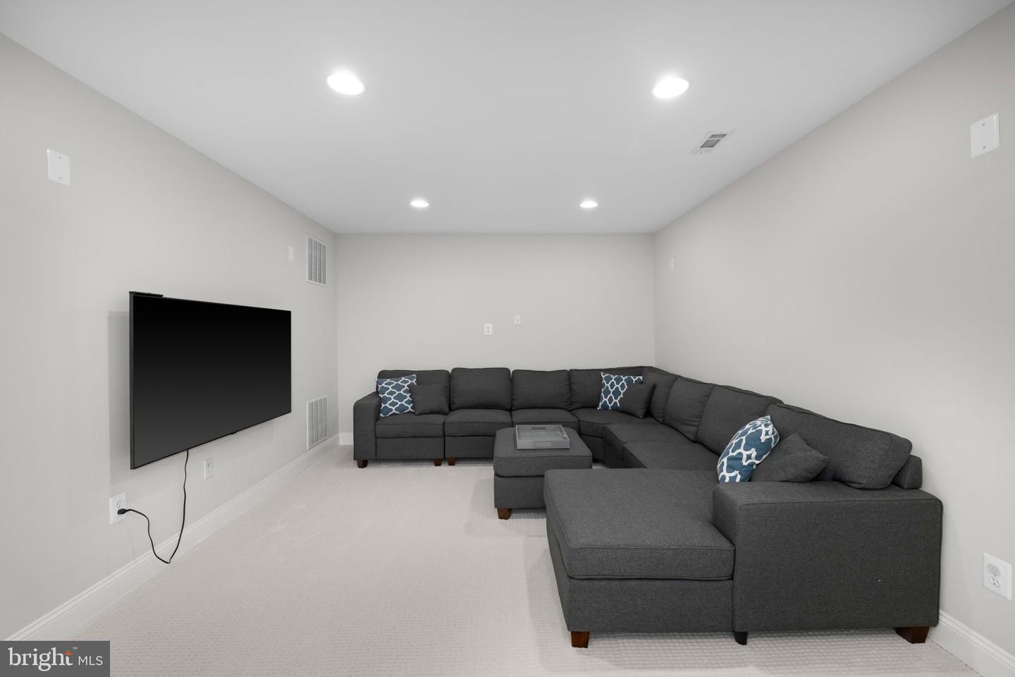 106 E MAPLE ST, ALEXANDRIA, Virginia 22301, 4 Bedrooms Bedrooms, ,3 BathroomsBathrooms,Residential,For sale,106 E MAPLE ST,VAAX2053928 MLS # VAAX2053928