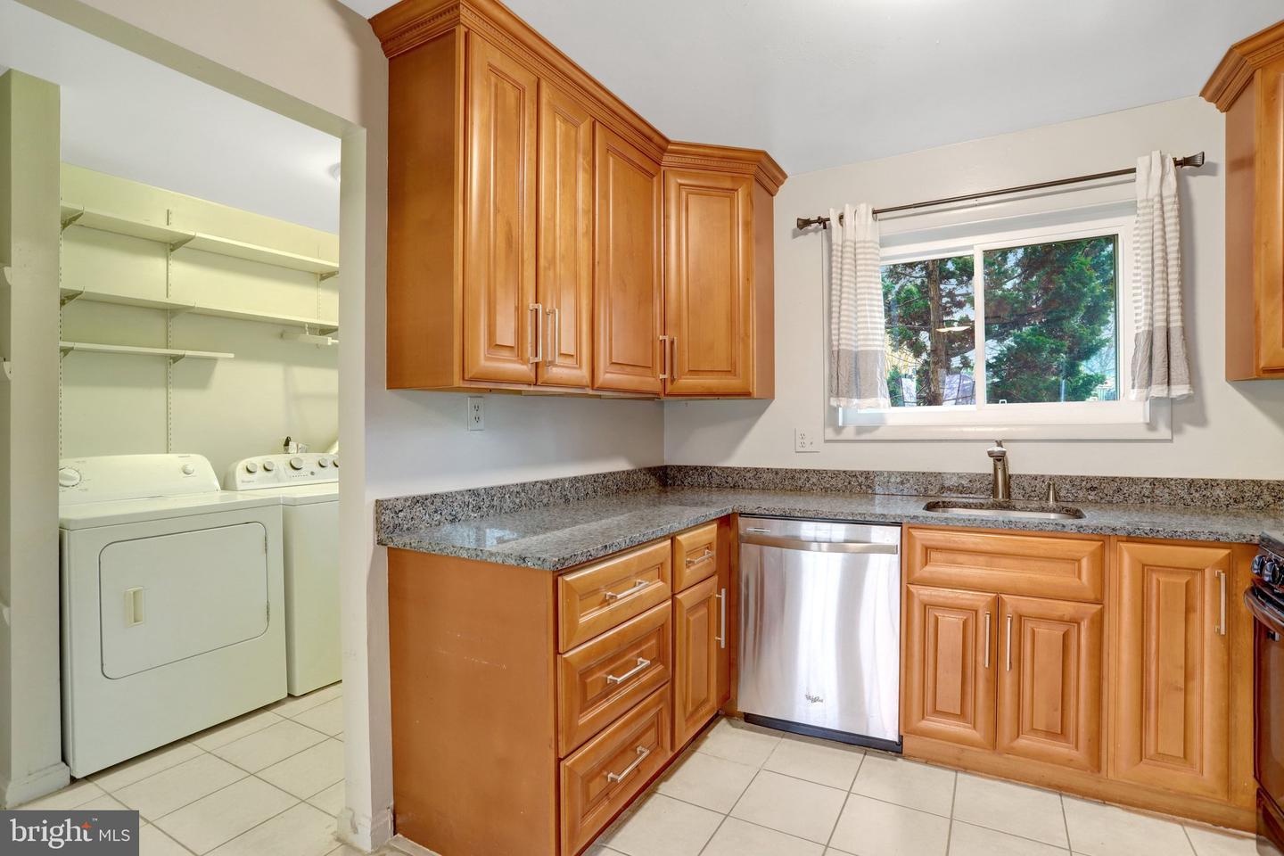 488 N OWEN ST, ALEXANDRIA, Virginia 22304, 3 Bedrooms Bedrooms, 6 Rooms Rooms,2 BathroomsBathrooms,Residential,For sale,488 N OWEN ST,VAAX2053930 MLS # VAAX2053930