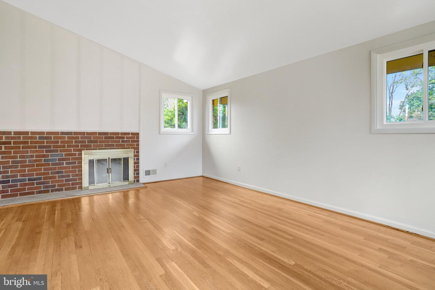 488 N OWEN ST, ALEXANDRIA, Virginia 22304, 3 Bedrooms Bedrooms, 6 Rooms Rooms,2 BathroomsBathrooms,Residential,For sale,488 N OWEN ST,VAAX2053930 MLS # VAAX2053930