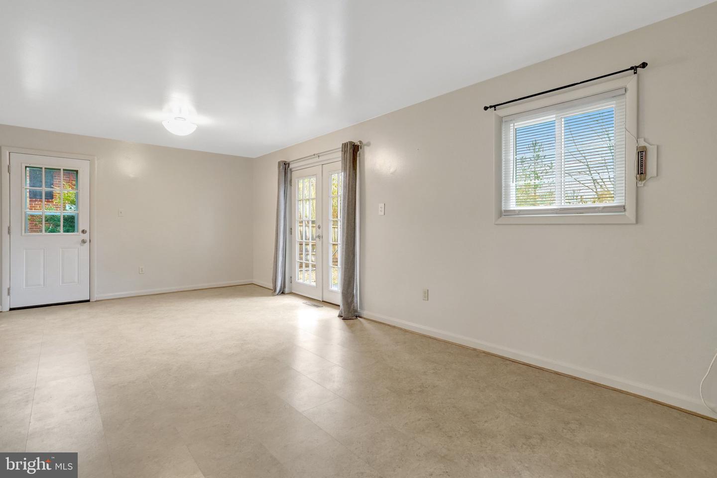 488 N OWEN ST, ALEXANDRIA, Virginia 22304, 3 Bedrooms Bedrooms, 6 Rooms Rooms,2 BathroomsBathrooms,Residential,For sale,488 N OWEN ST,VAAX2053930 MLS # VAAX2053930