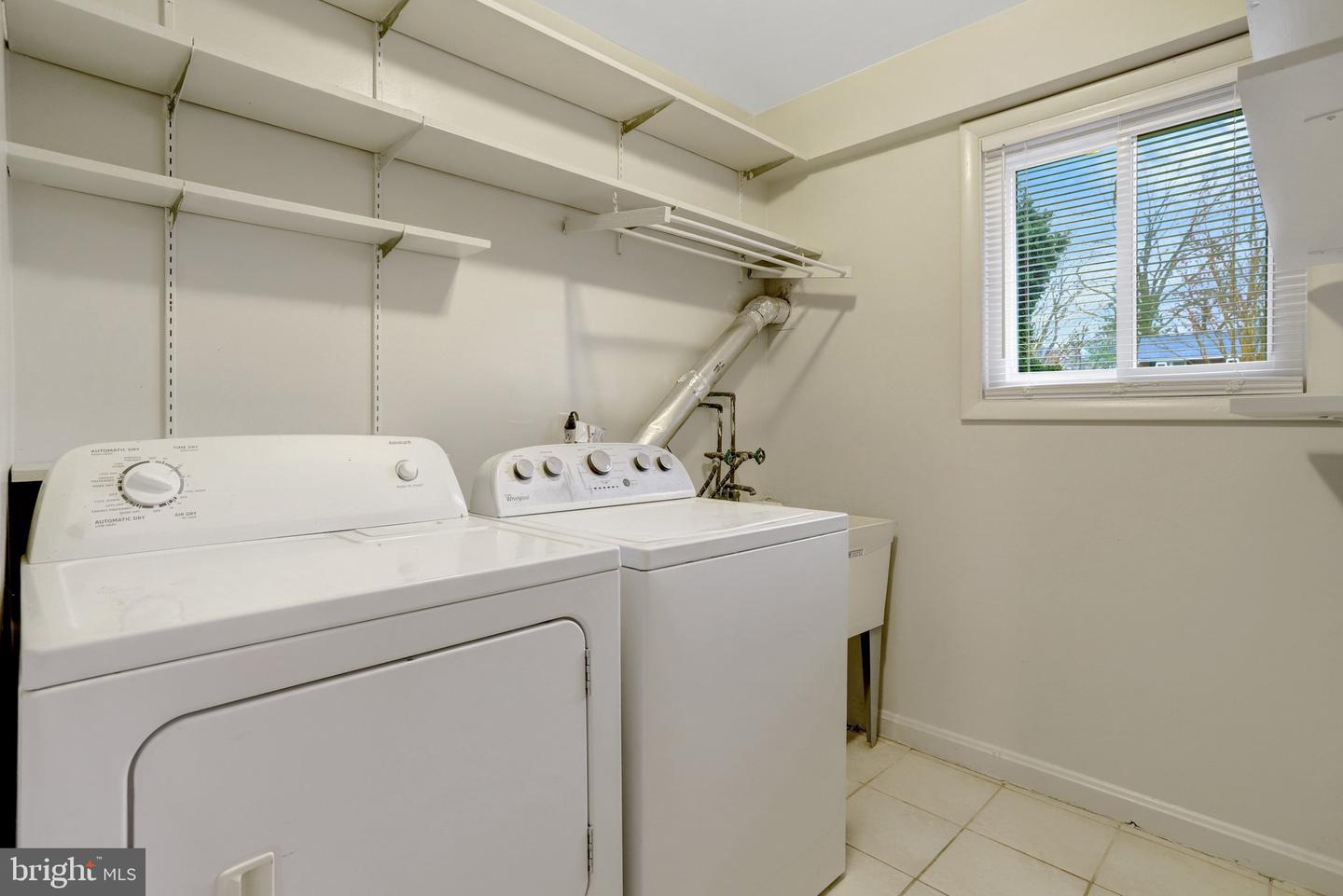 488 N OWEN ST, ALEXANDRIA, Virginia 22304, 3 Bedrooms Bedrooms, 6 Rooms Rooms,2 BathroomsBathrooms,Residential,For sale,488 N OWEN ST,VAAX2053930 MLS # VAAX2053930