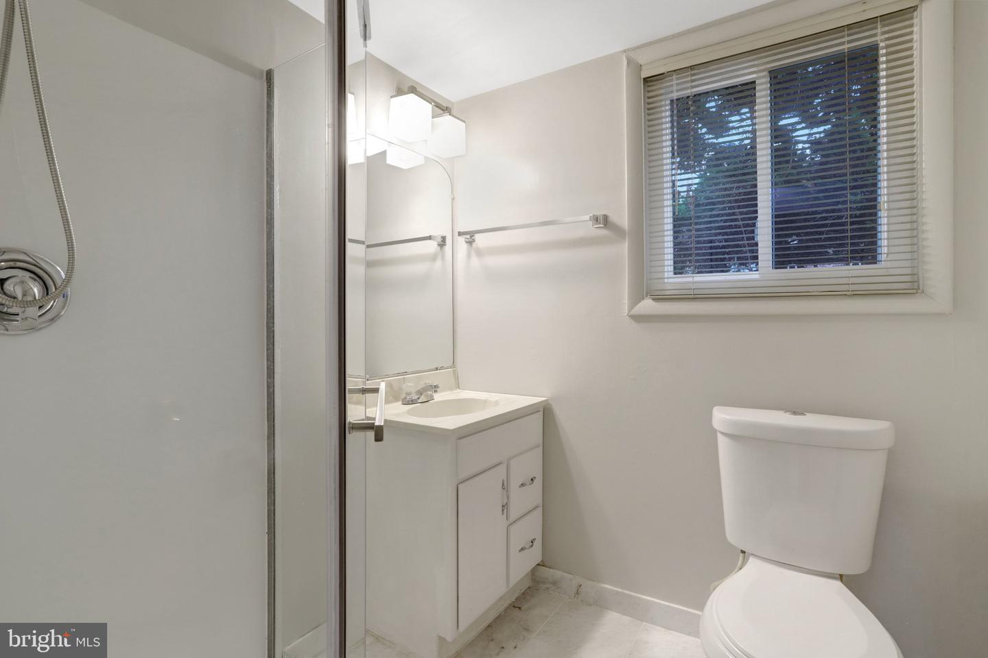 488 N OWEN ST, ALEXANDRIA, Virginia 22304, 3 Bedrooms Bedrooms, 6 Rooms Rooms,2 BathroomsBathrooms,Residential,For sale,488 N OWEN ST,VAAX2053930 MLS # VAAX2053930