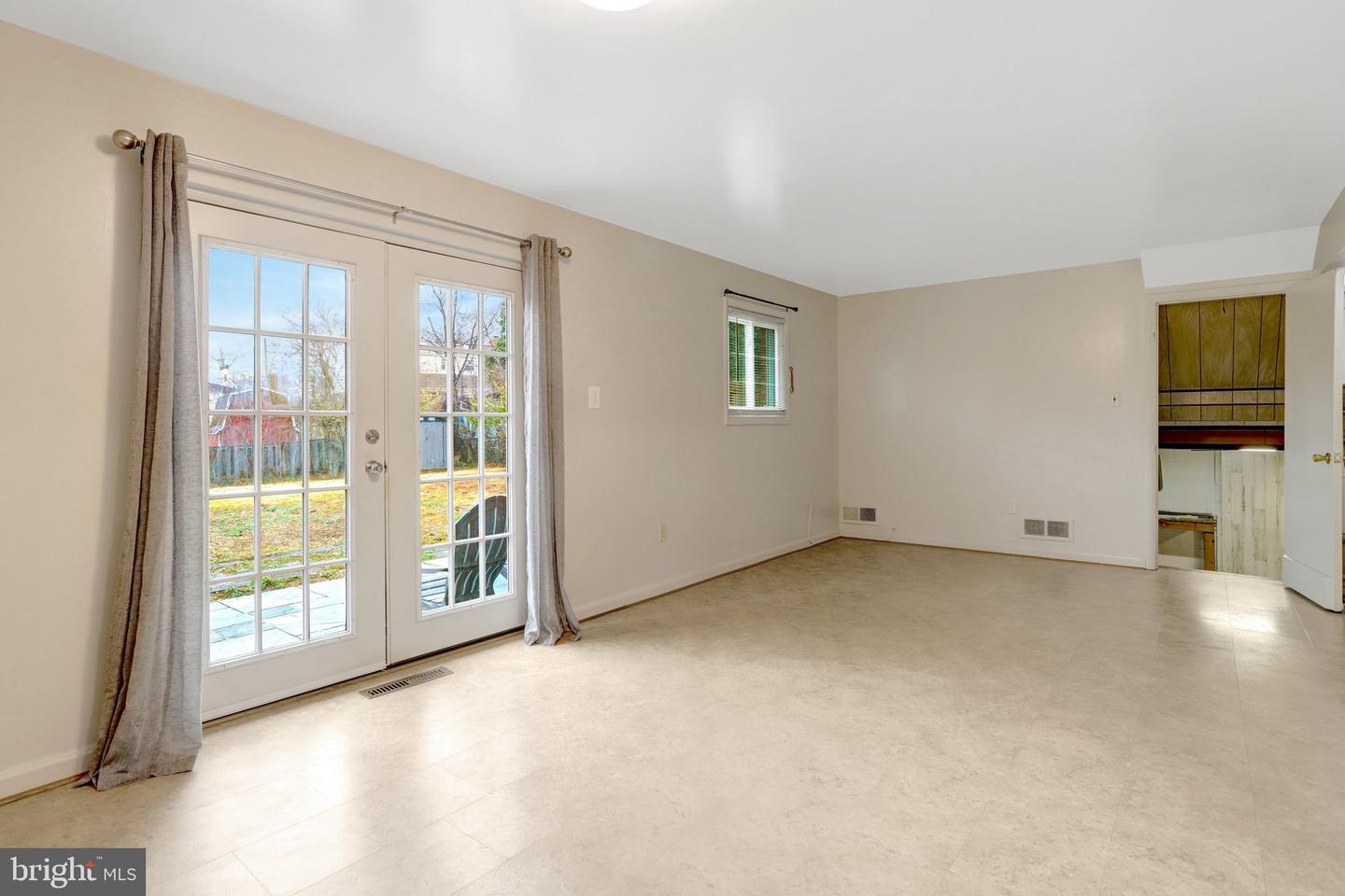 488 N OWEN ST, ALEXANDRIA, Virginia 22304, 3 Bedrooms Bedrooms, 6 Rooms Rooms,2 BathroomsBathrooms,Residential,For sale,488 N OWEN ST,VAAX2053930 MLS # VAAX2053930