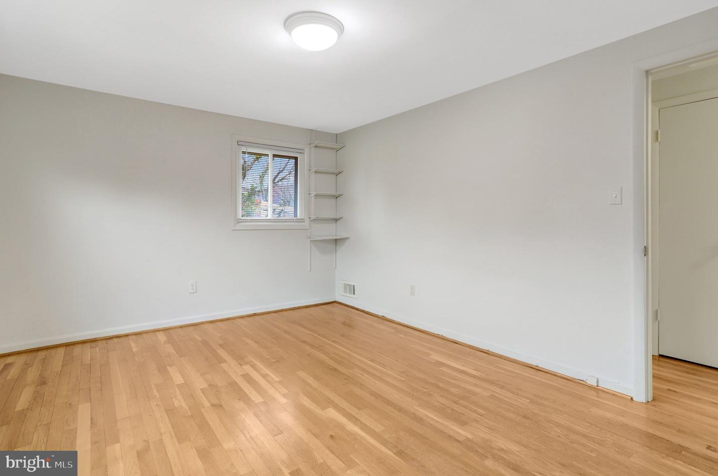 488 N OWEN ST, ALEXANDRIA, Virginia 22304, 3 Bedrooms Bedrooms, 6 Rooms Rooms,2 BathroomsBathrooms,Residential,For sale,488 N OWEN ST,VAAX2053930 MLS # VAAX2053930